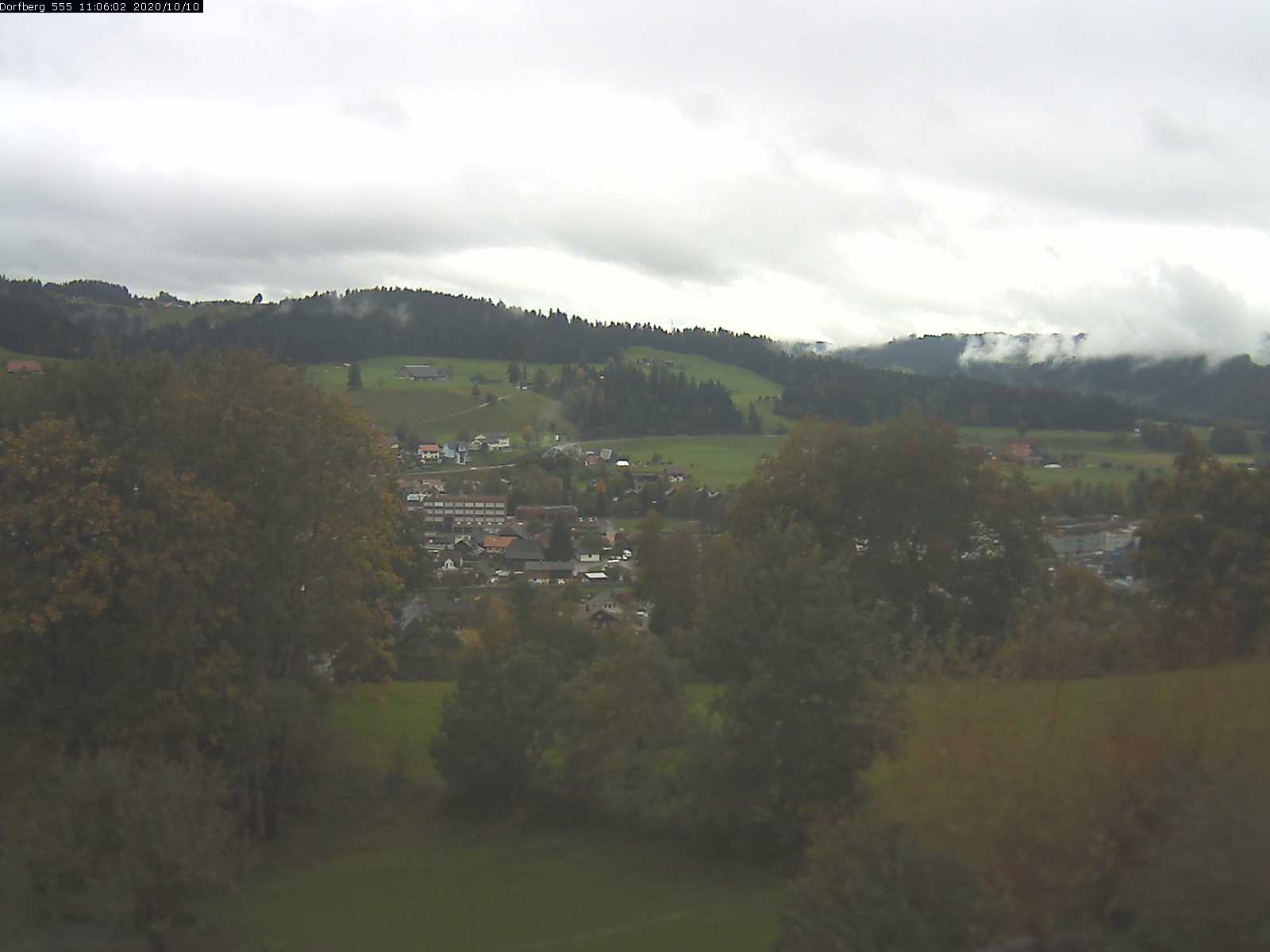Webcam-Bild: Aussicht vom Dorfberg in Langnau 20201010-110601