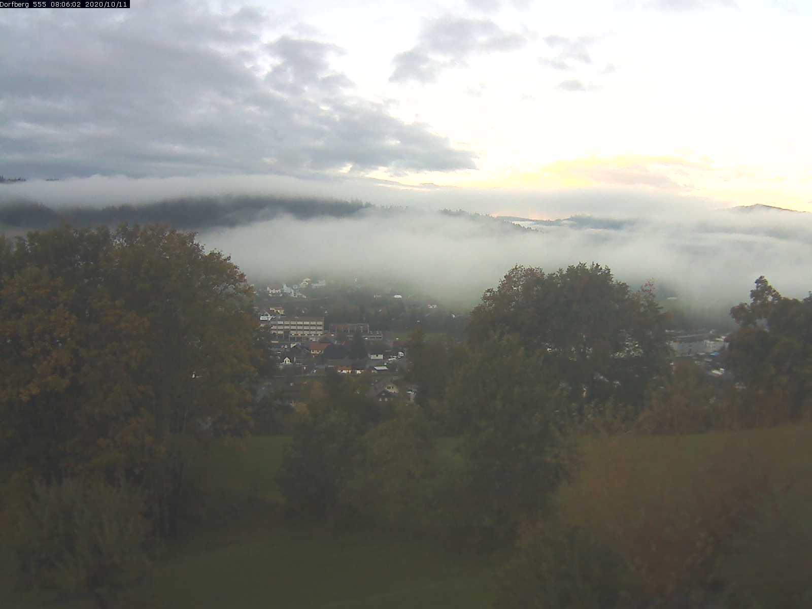 Webcam-Bild: Aussicht vom Dorfberg in Langnau 20201011-080601