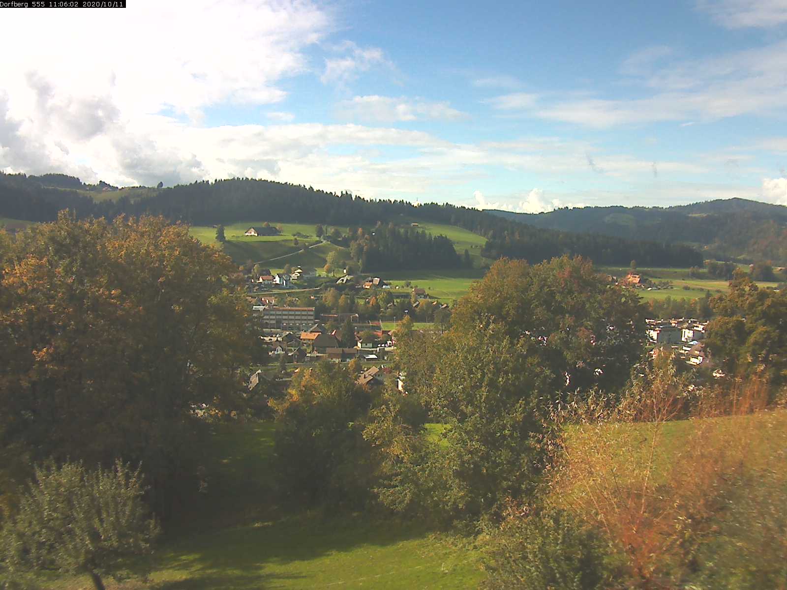 Webcam-Bild: Aussicht vom Dorfberg in Langnau 20201011-110601