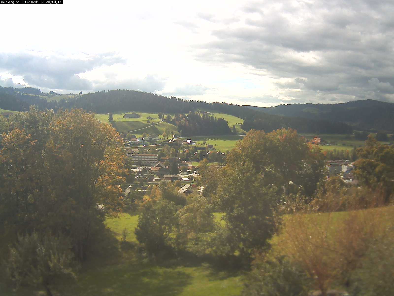 Webcam-Bild: Aussicht vom Dorfberg in Langnau 20201011-140601