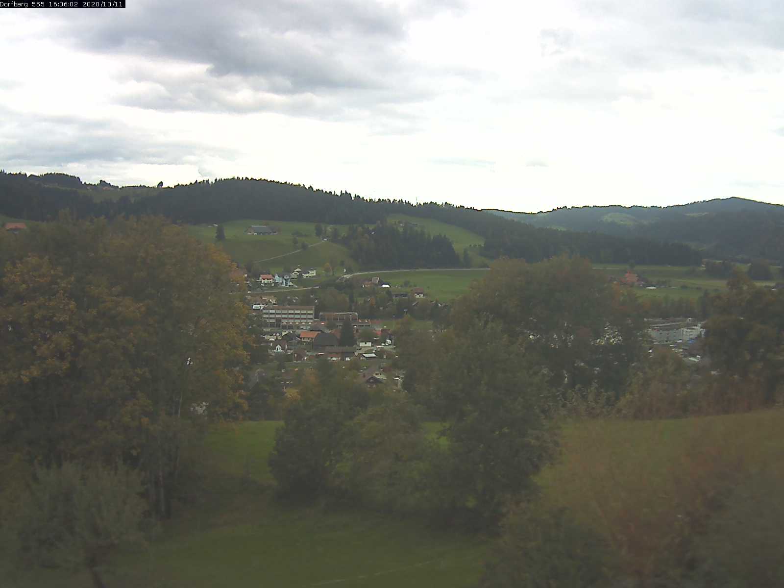 Webcam-Bild: Aussicht vom Dorfberg in Langnau 20201011-160601