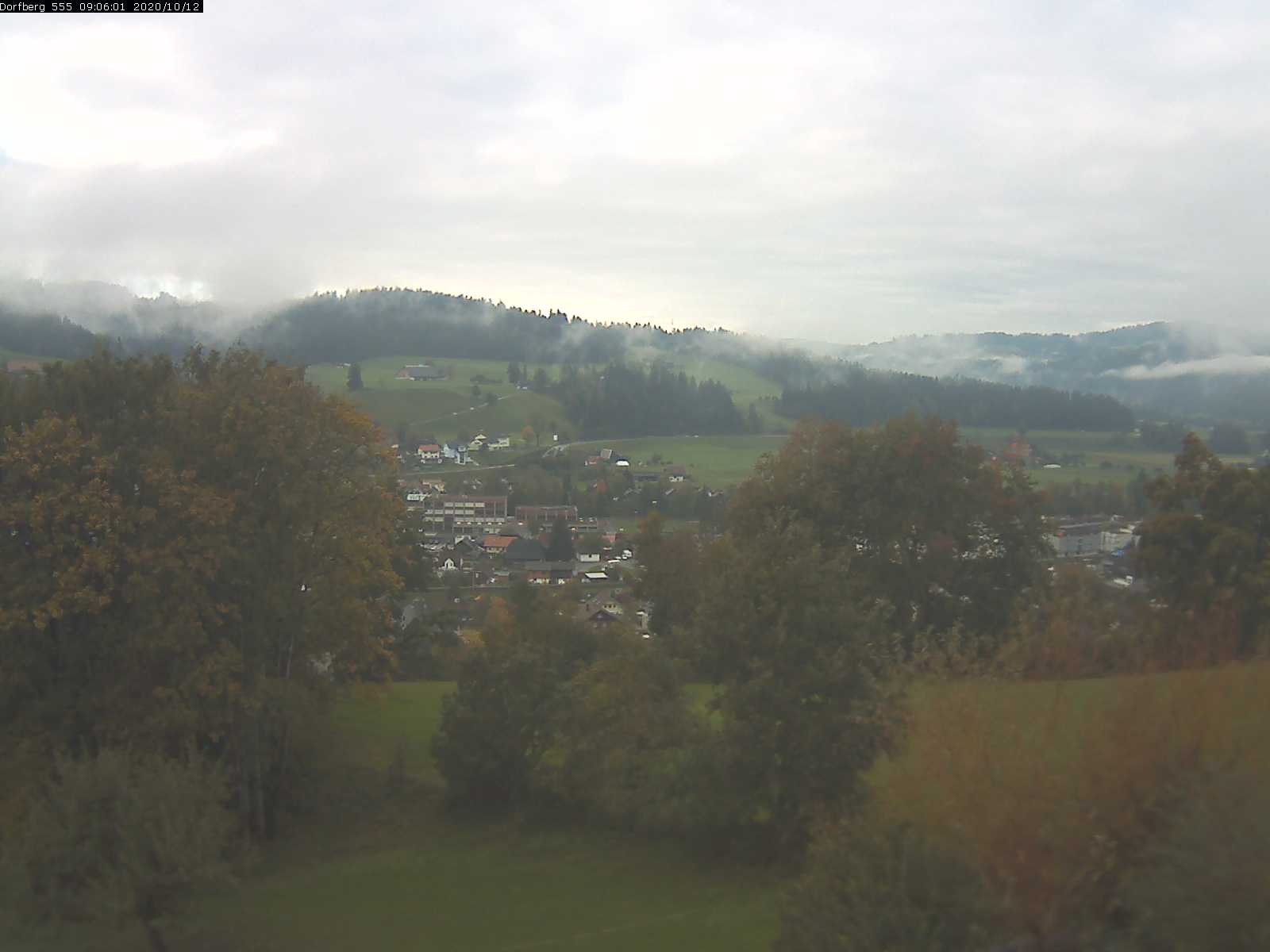 Webcam-Bild: Aussicht vom Dorfberg in Langnau 20201012-090601