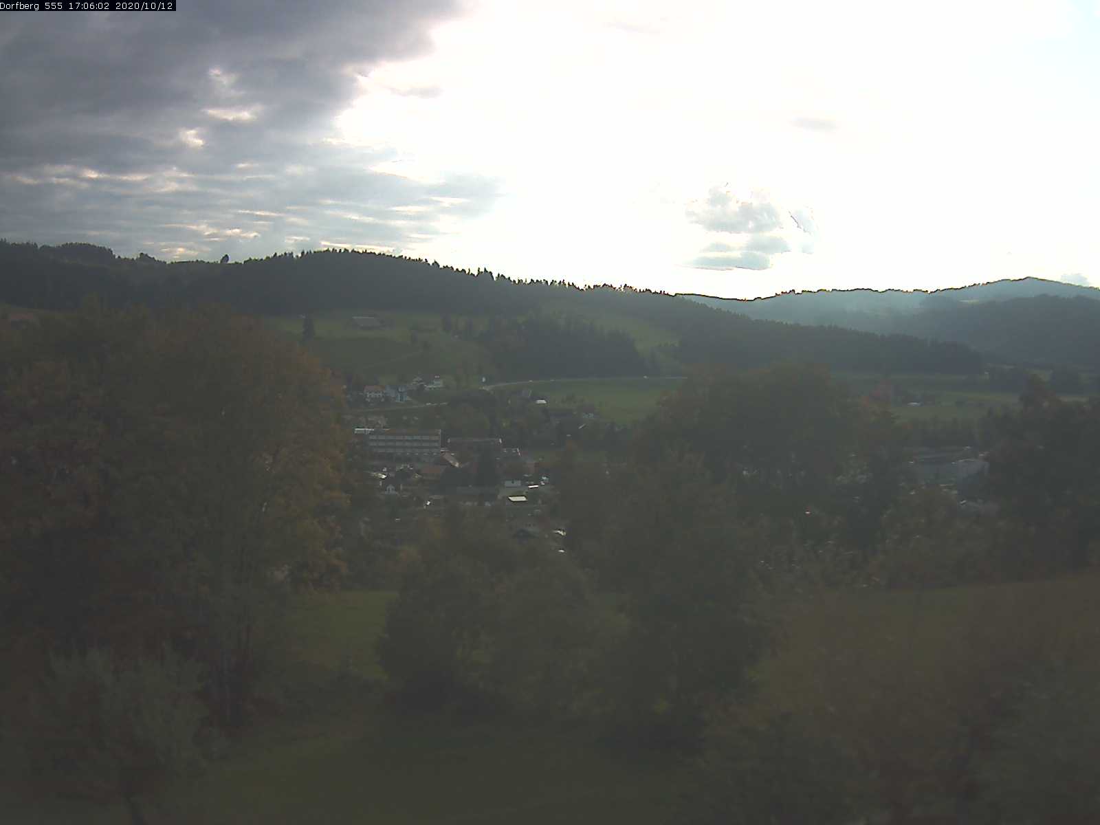 Webcam-Bild: Aussicht vom Dorfberg in Langnau 20201012-170601