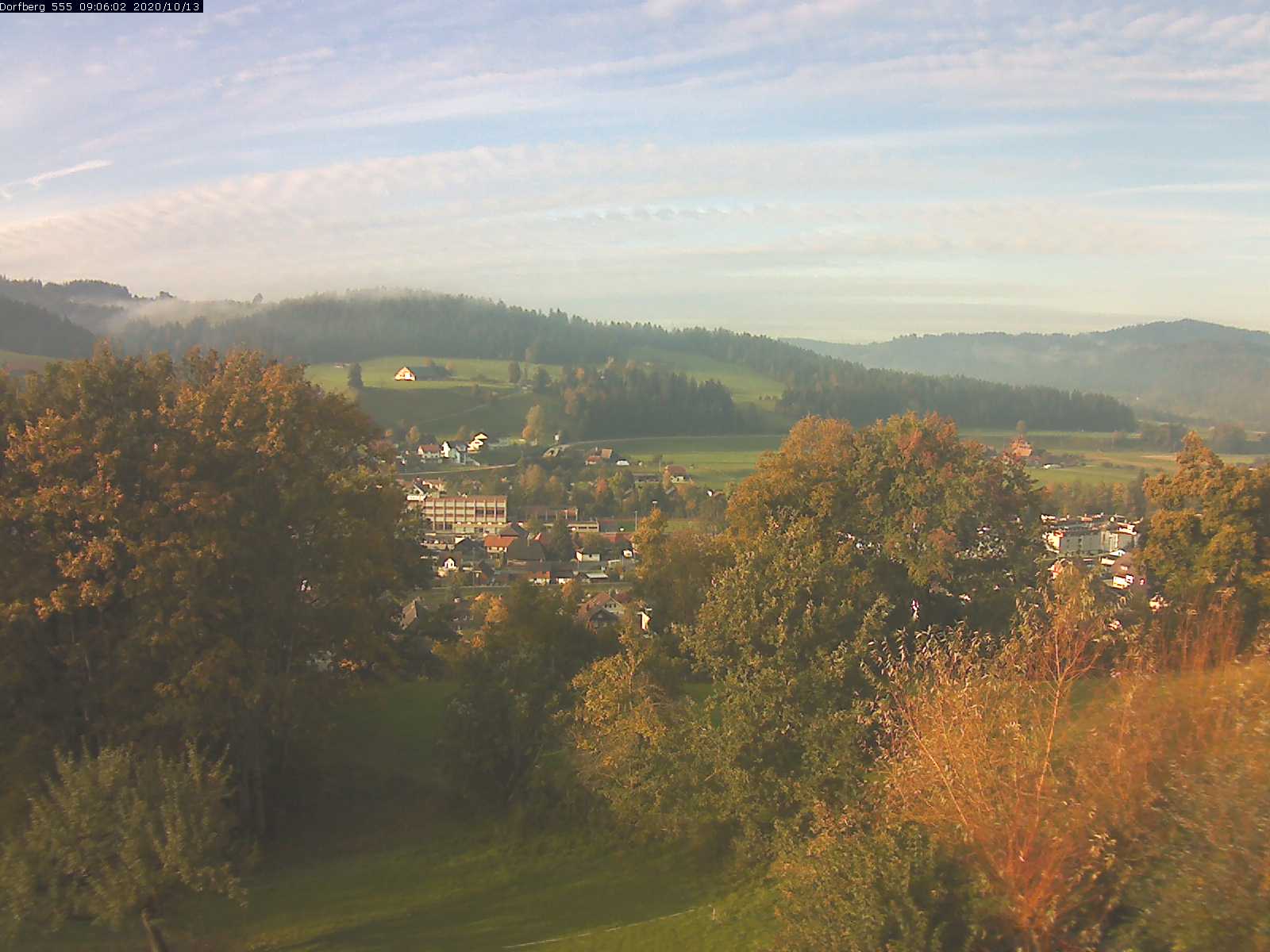 Webcam-Bild: Aussicht vom Dorfberg in Langnau 20201013-090601