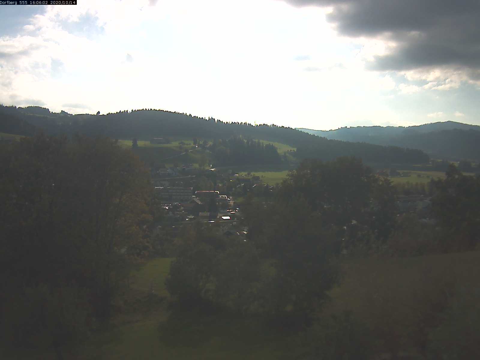 Webcam-Bild: Aussicht vom Dorfberg in Langnau 20201014-160601