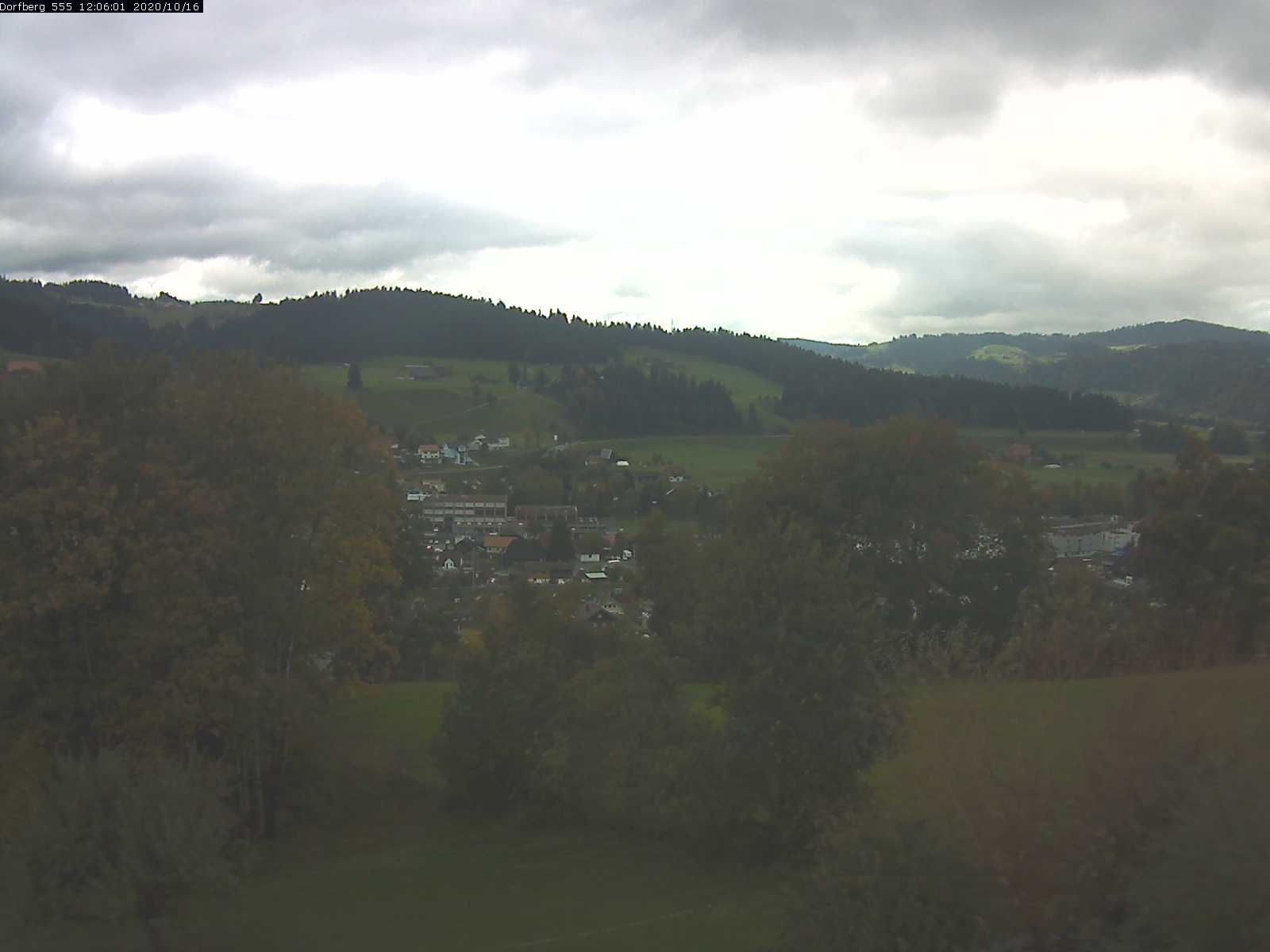 Webcam-Bild: Aussicht vom Dorfberg in Langnau 20201016-120601