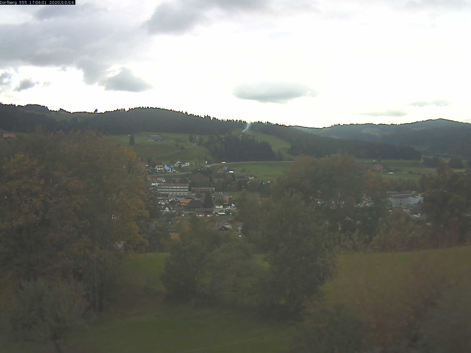 Webcam-Bild: Aussicht vom Dorfberg in Langnau 20201016-170601