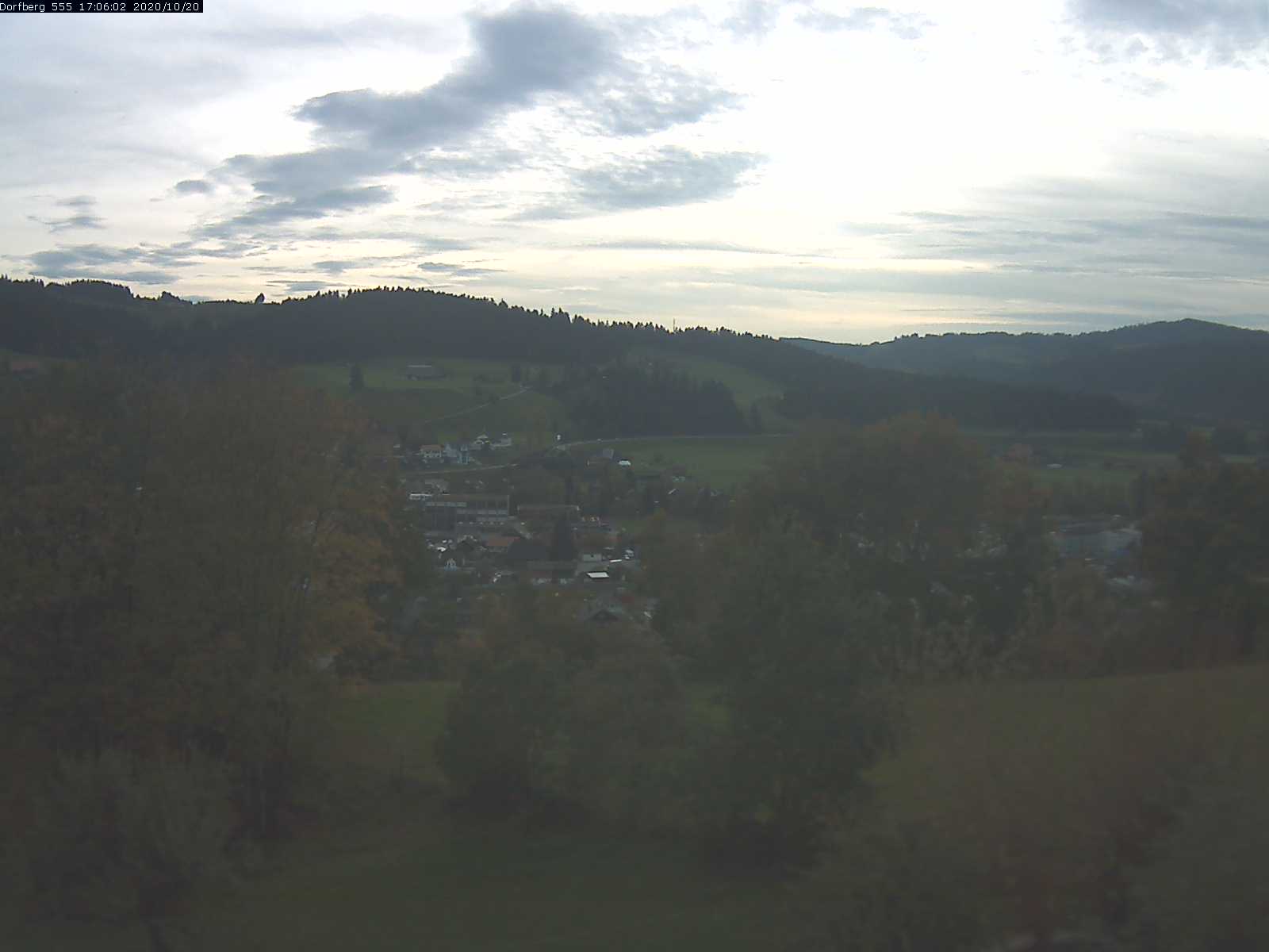 Webcam-Bild: Aussicht vom Dorfberg in Langnau 20201020-170601