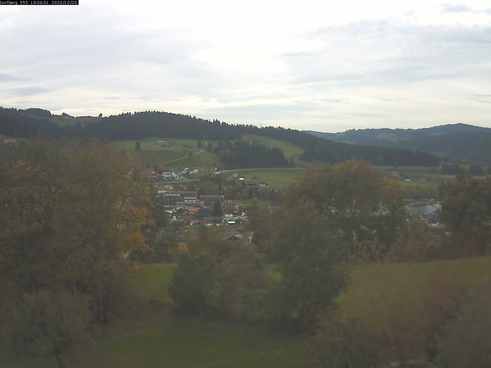 Webcam-Bild: Aussicht vom Dorfberg in Langnau 20201020-180601
