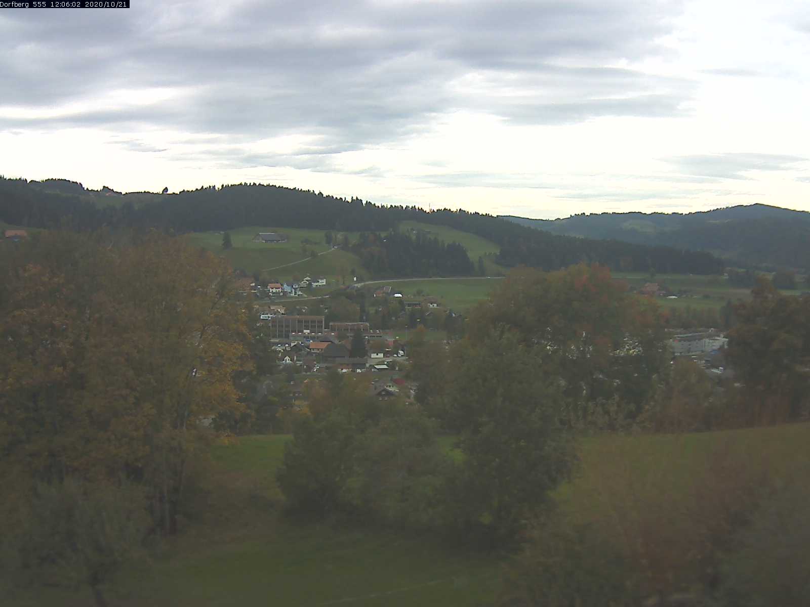 Webcam-Bild: Aussicht vom Dorfberg in Langnau 20201021-120601