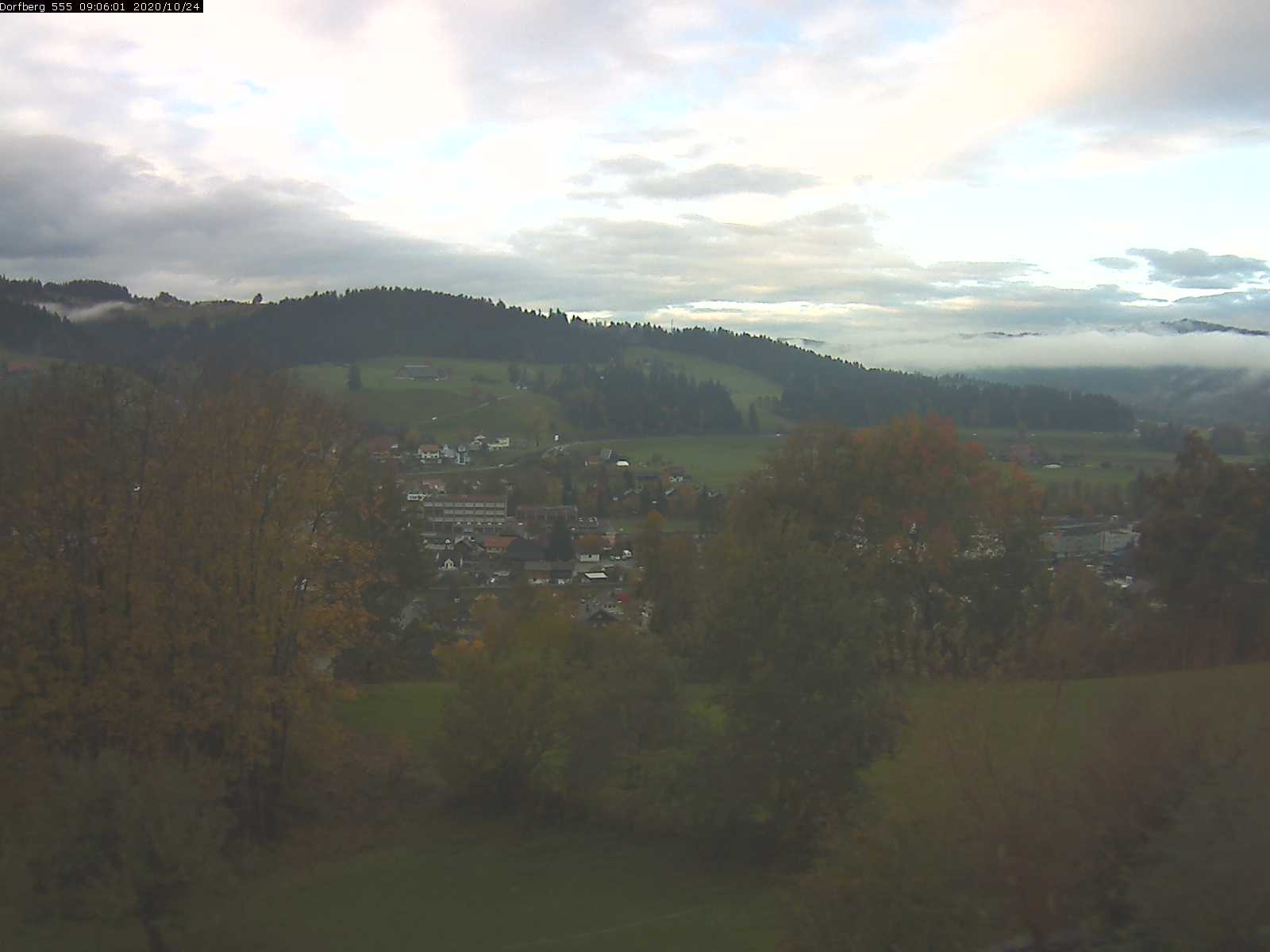 Webcam-Bild: Aussicht vom Dorfberg in Langnau 20201024-090601