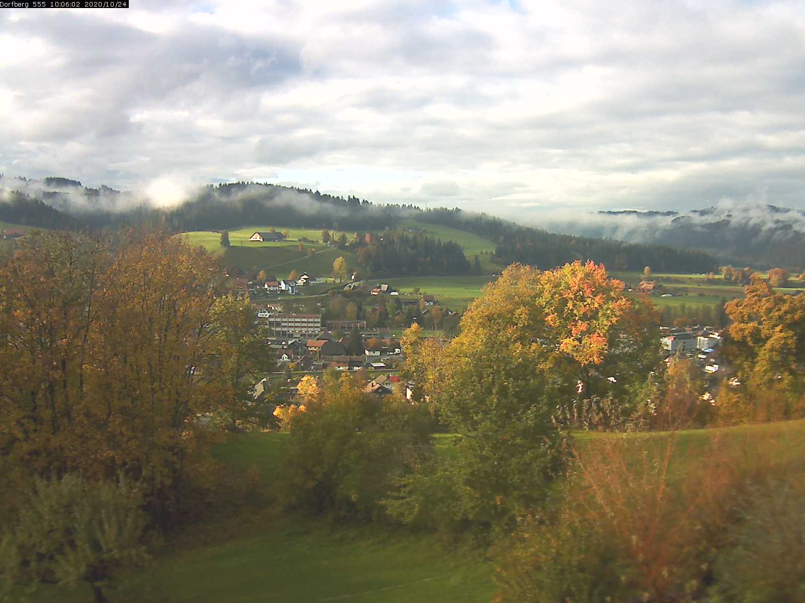 Webcam-Bild: Aussicht vom Dorfberg in Langnau 20201024-100601