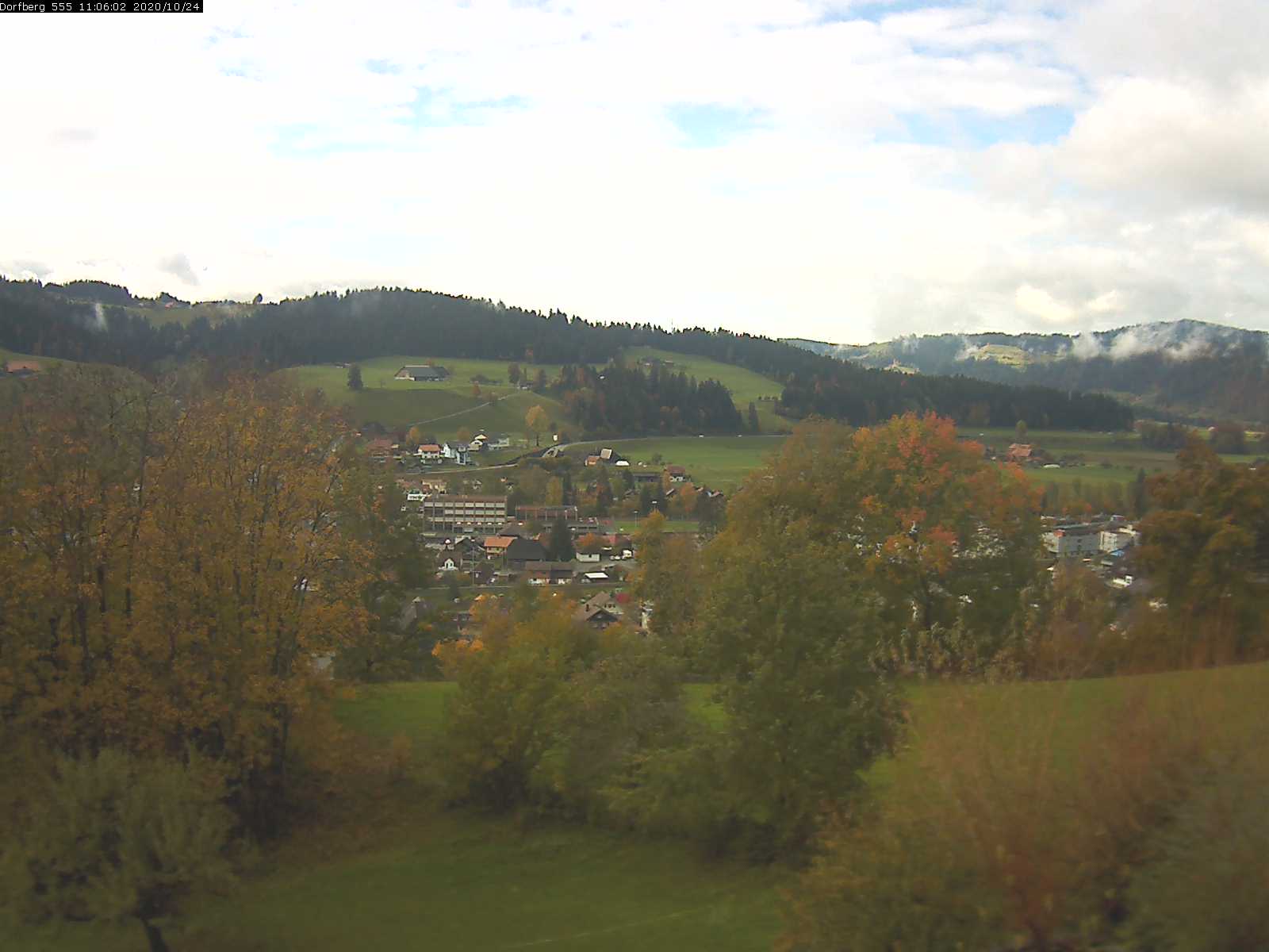 Webcam-Bild: Aussicht vom Dorfberg in Langnau 20201024-110601
