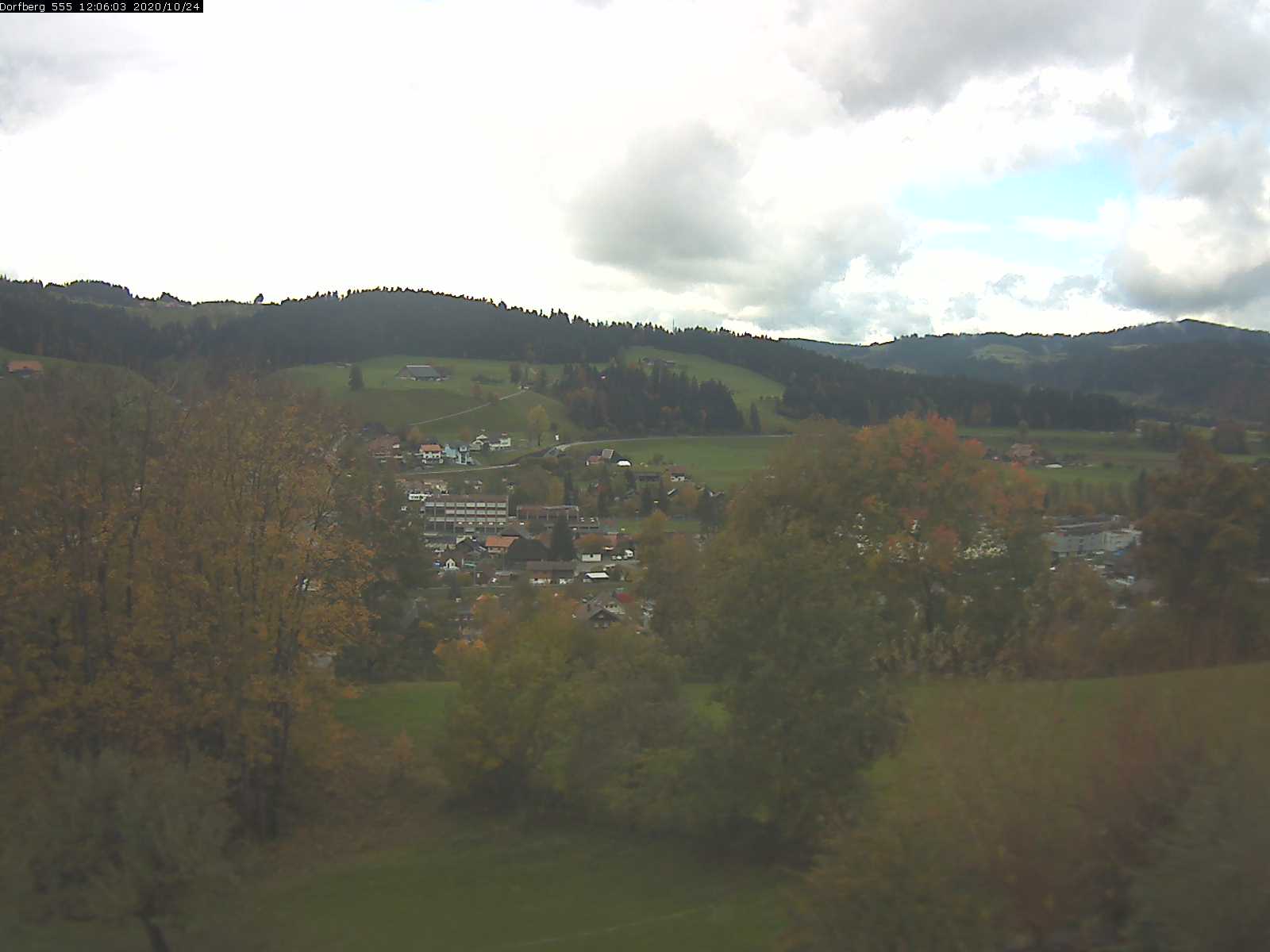 Webcam-Bild: Aussicht vom Dorfberg in Langnau 20201024-120601