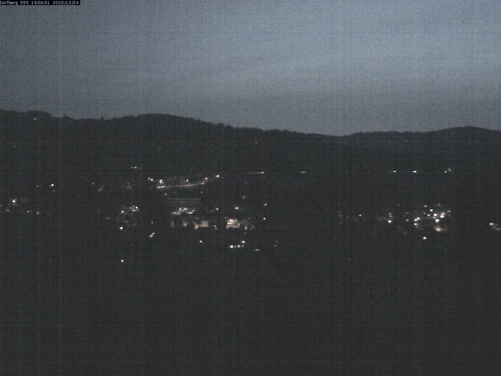 Webcam-Bild: Aussicht vom Dorfberg in Langnau 20201024-190601