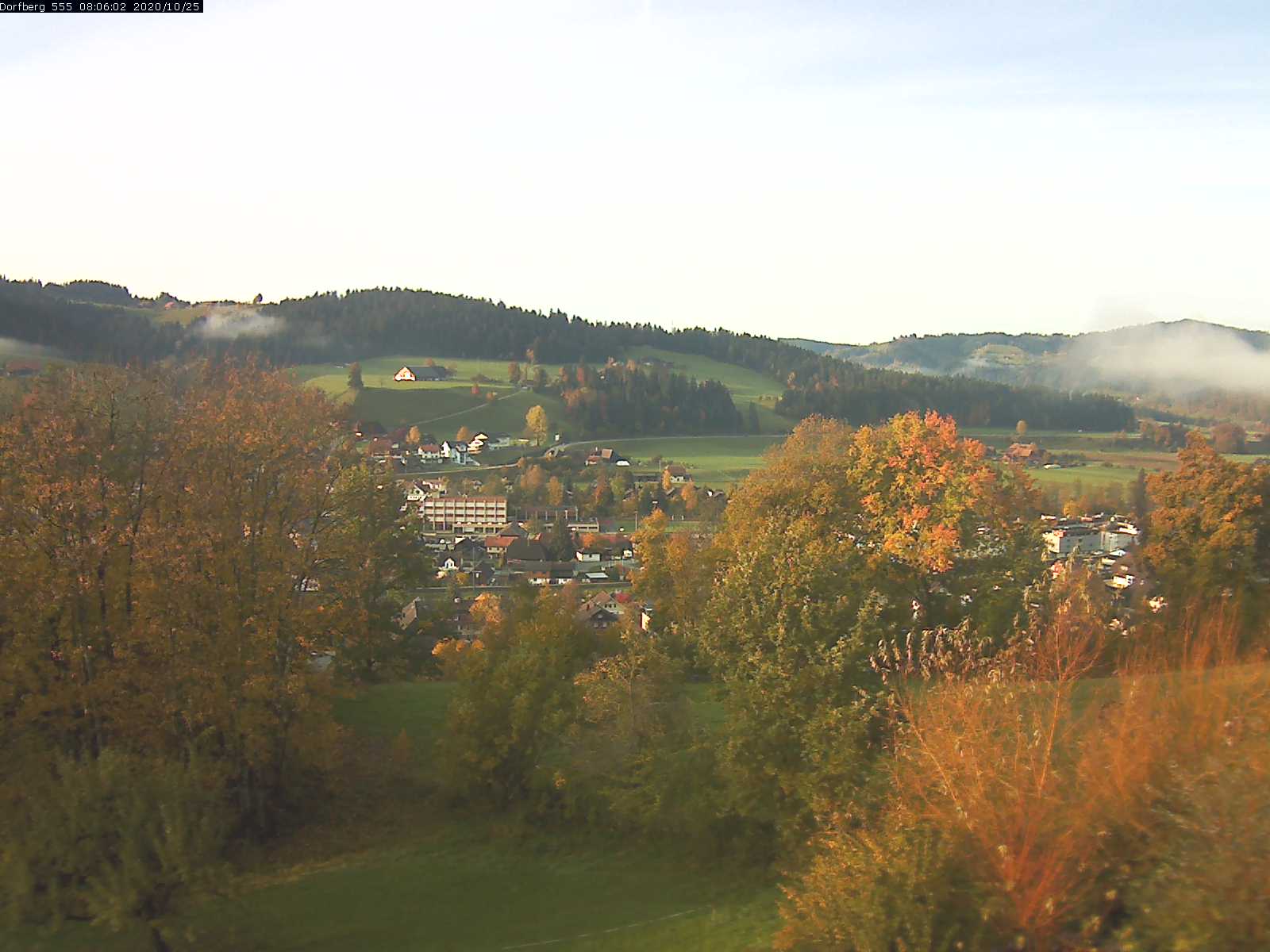 Webcam-Bild: Aussicht vom Dorfberg in Langnau 20201025-080601