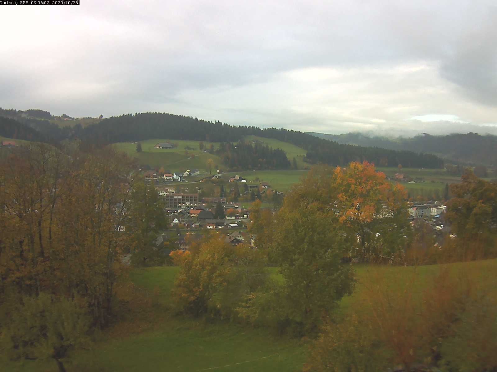 Webcam-Bild: Aussicht vom Dorfberg in Langnau 20201028-090601