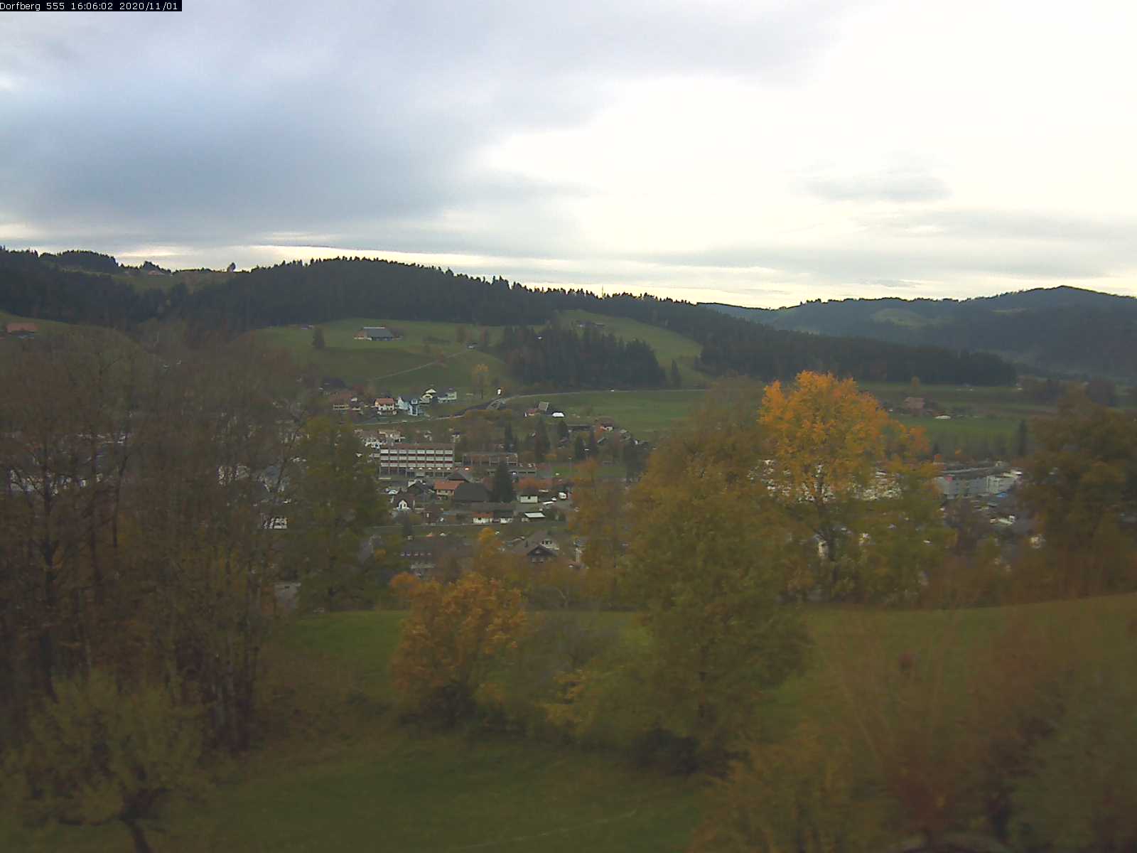 Webcam-Bild: Aussicht vom Dorfberg in Langnau 20201101-160601