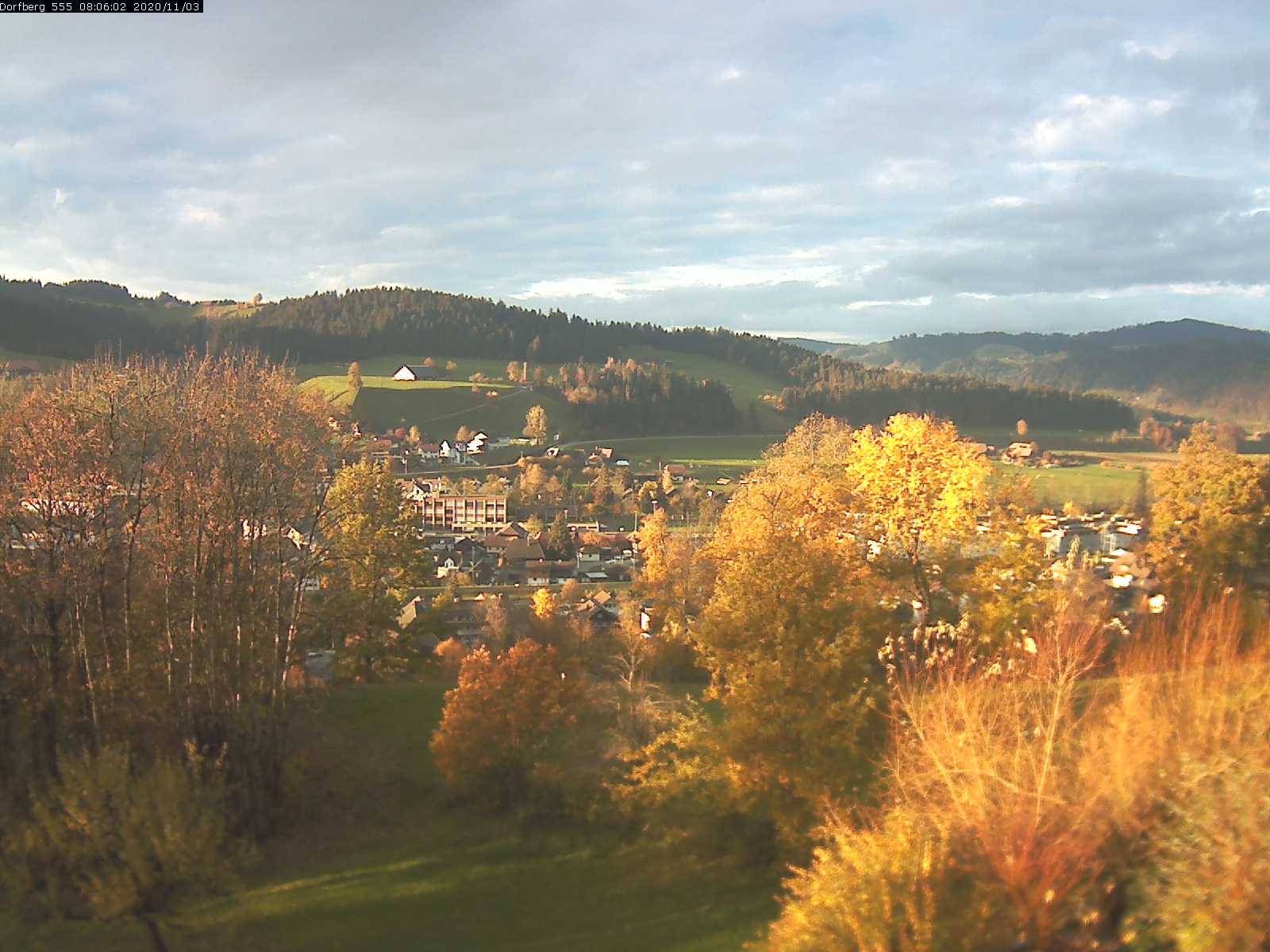Webcam-Bild: Aussicht vom Dorfberg in Langnau 20201103-080601