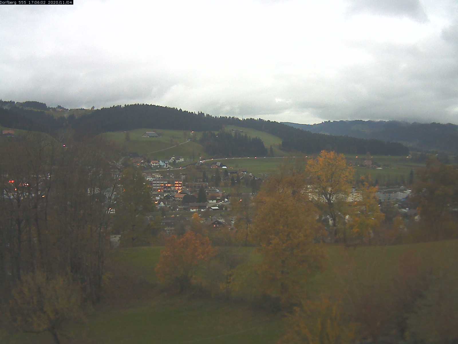 Webcam-Bild: Aussicht vom Dorfberg in Langnau 20201104-170601