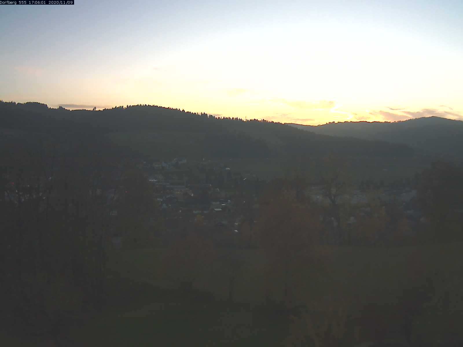Webcam-Bild: Aussicht vom Dorfberg in Langnau 20201109-170601
