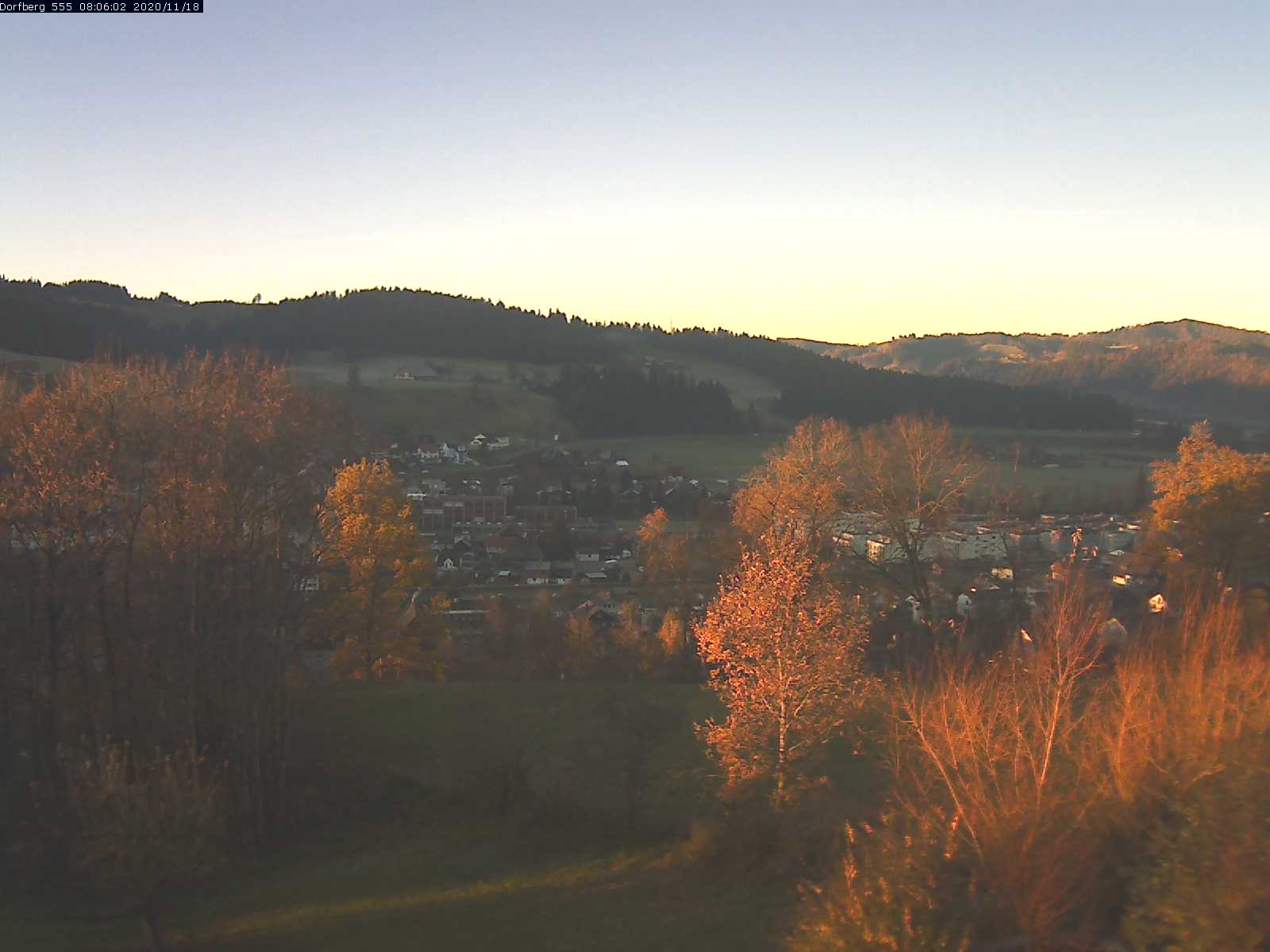 Webcam-Bild: Aussicht vom Dorfberg in Langnau 20201118-080601