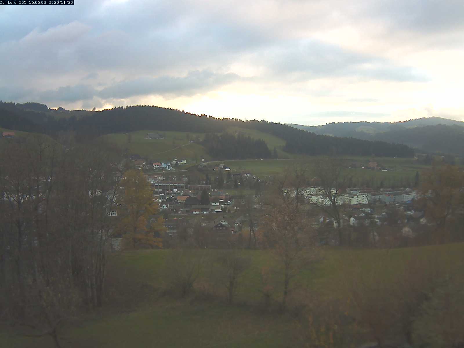 Webcam-Bild: Aussicht vom Dorfberg in Langnau 20201120-160602