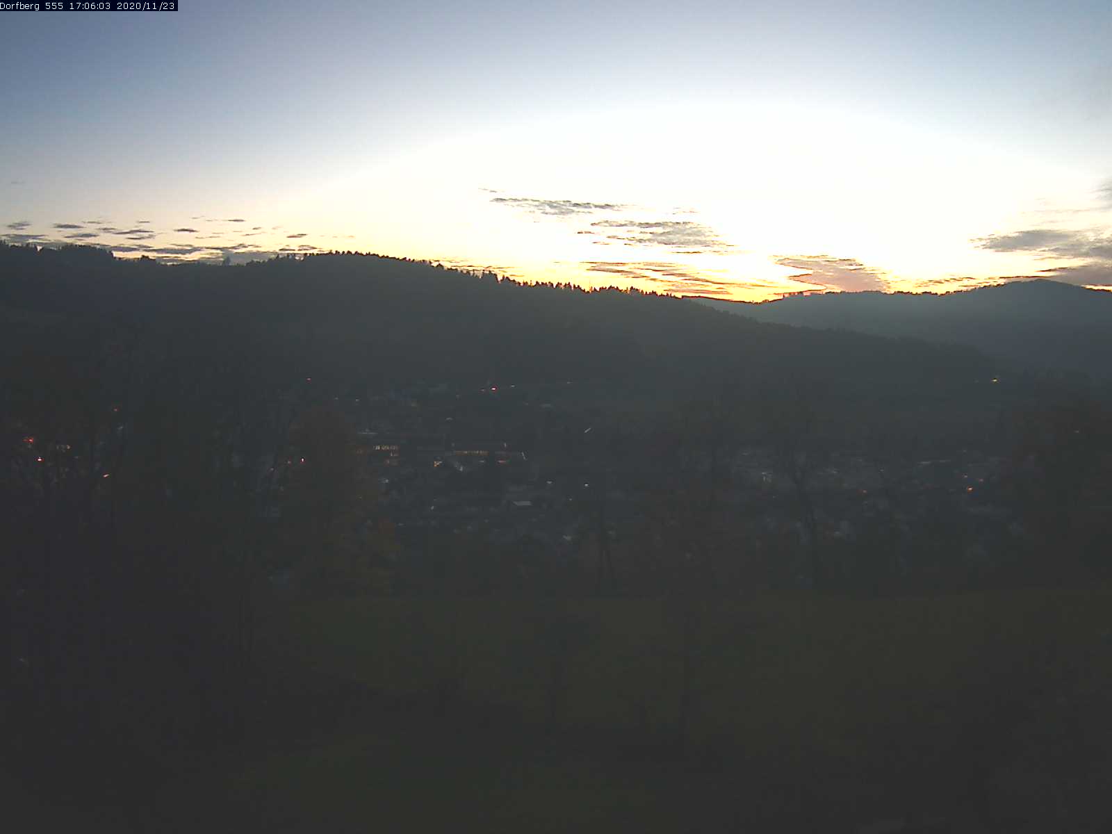 Webcam-Bild: Aussicht vom Dorfberg in Langnau 20201123-170601