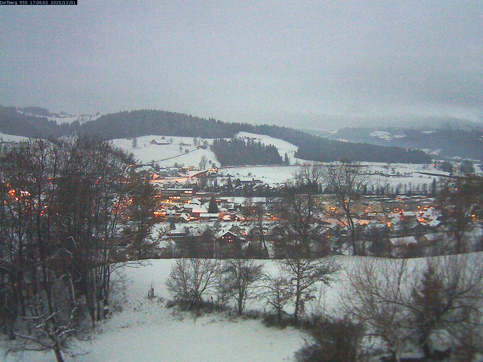 Webcam-Bild: Aussicht vom Dorfberg in Langnau 20201201-170601