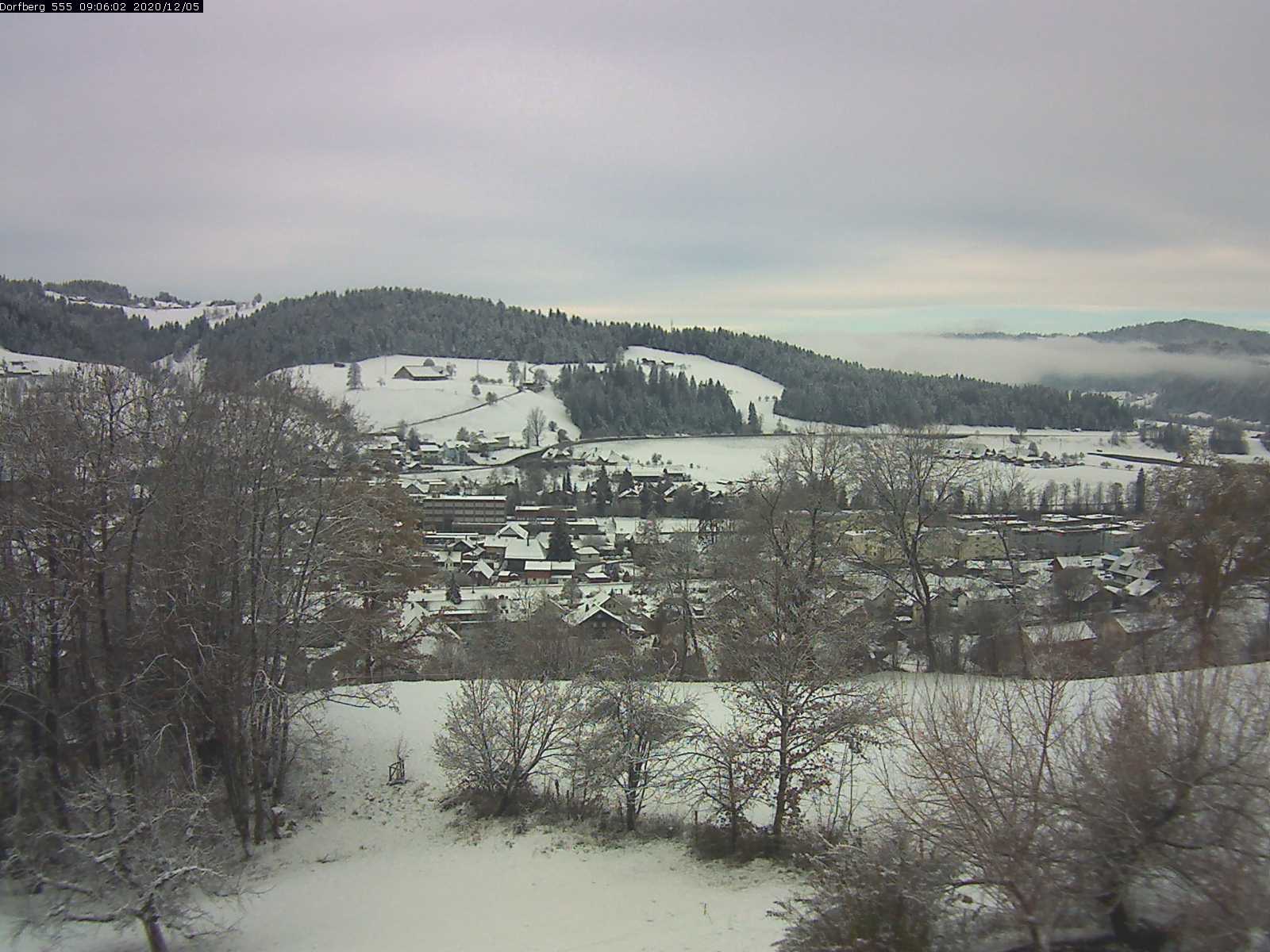 Webcam-Bild: Aussicht vom Dorfberg in Langnau 20201205-090602