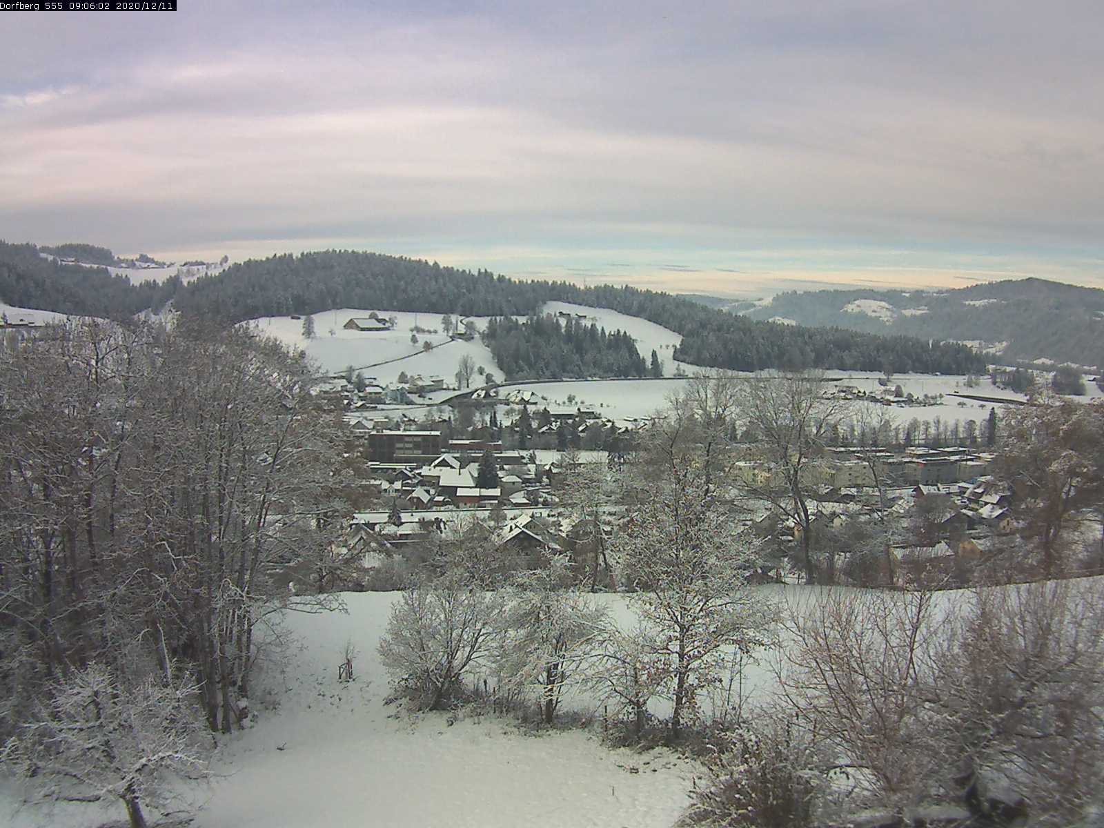 Webcam-Bild: Aussicht vom Dorfberg in Langnau 20201211-090601