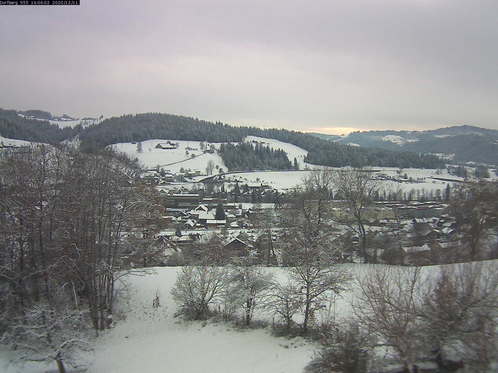 Webcam-Bild: Aussicht vom Dorfberg in Langnau 20201211-160601