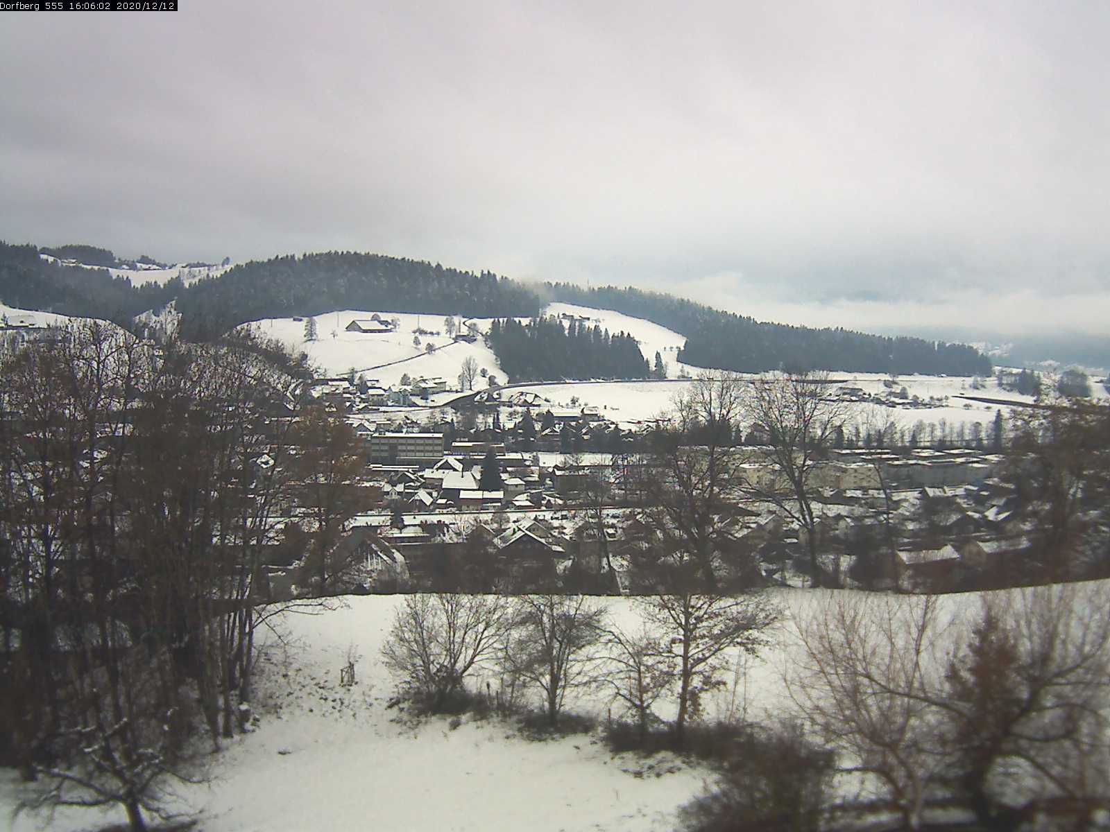 Webcam-Bild: Aussicht vom Dorfberg in Langnau 20201212-160601