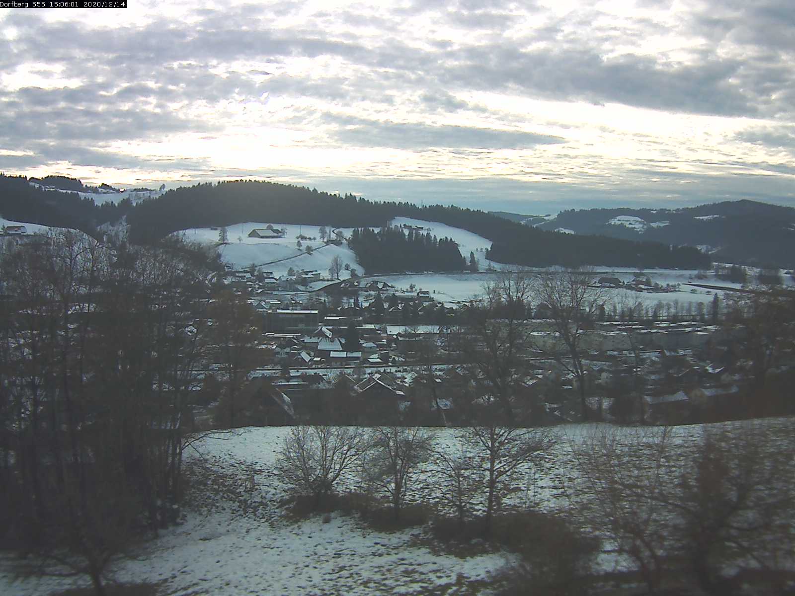 Webcam-Bild: Aussicht vom Dorfberg in Langnau 20201214-150601