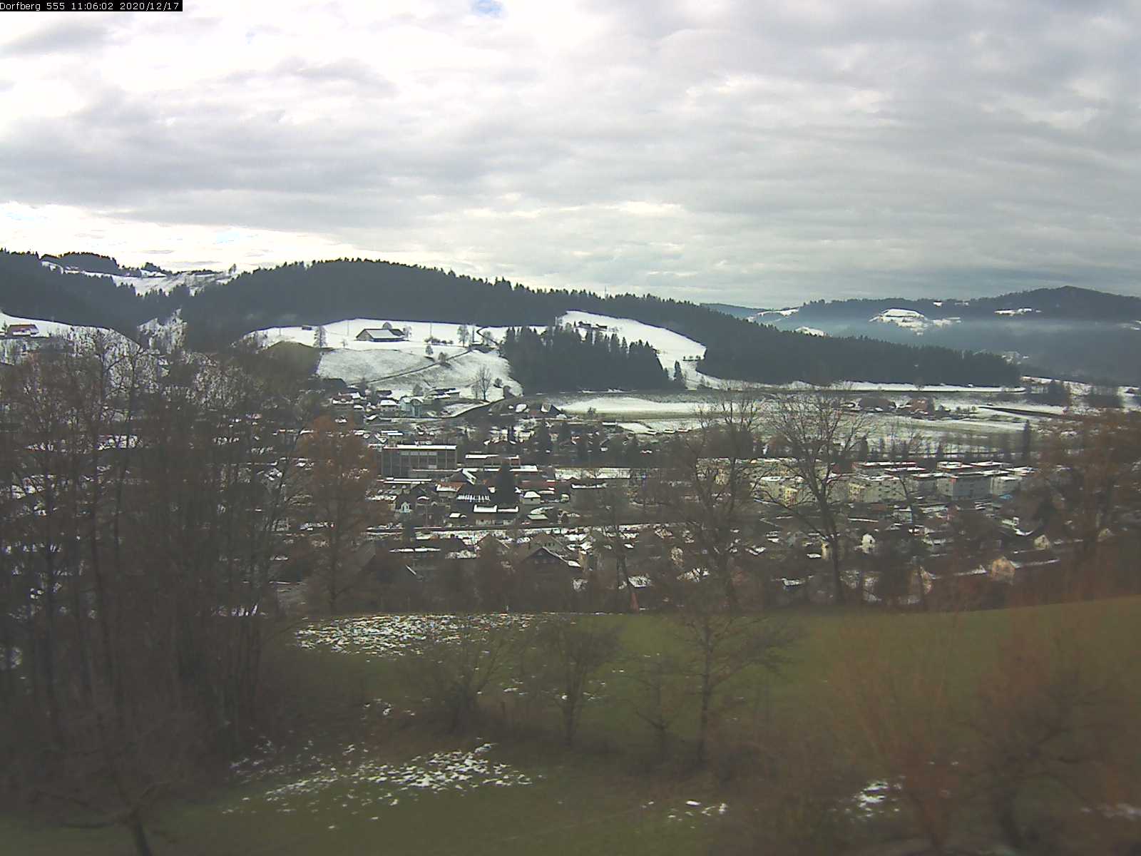 Webcam-Bild: Aussicht vom Dorfberg in Langnau 20201217-110601