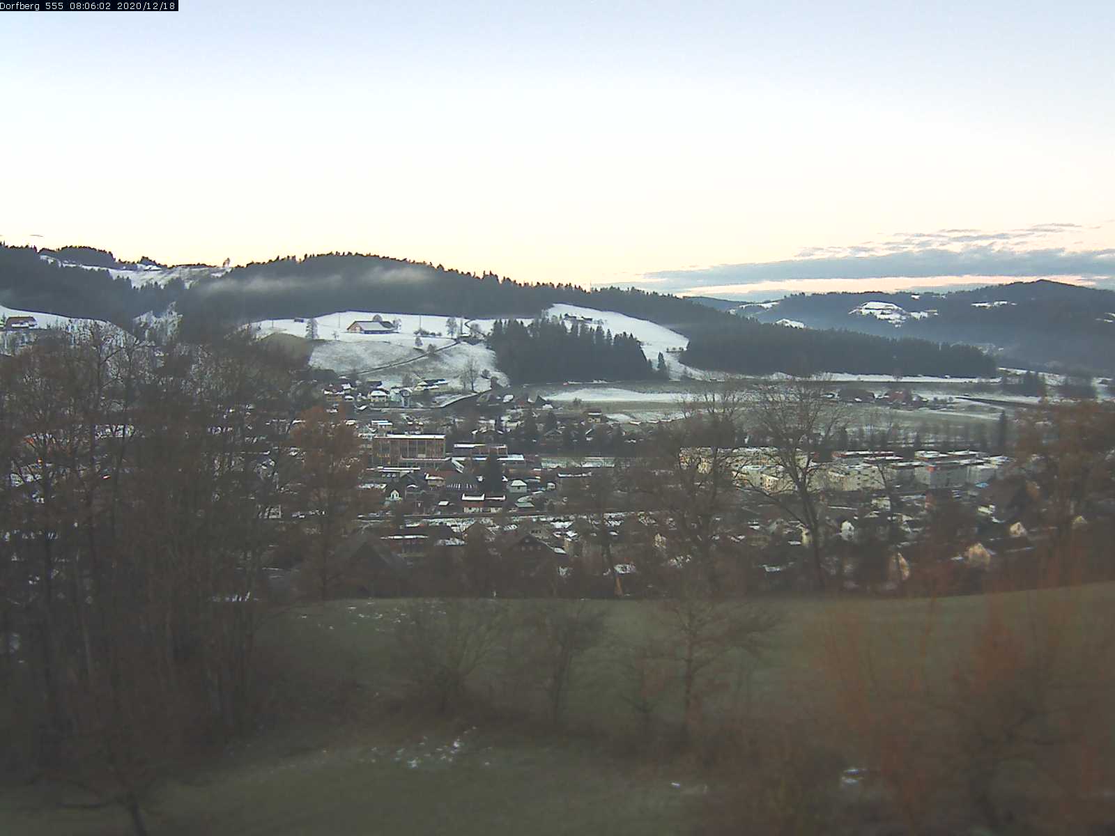 Webcam-Bild: Aussicht vom Dorfberg in Langnau 20201218-080601