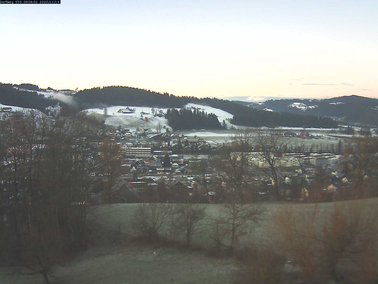 Webcam-Bild: Aussicht vom Dorfberg in Langnau 20201219-080601