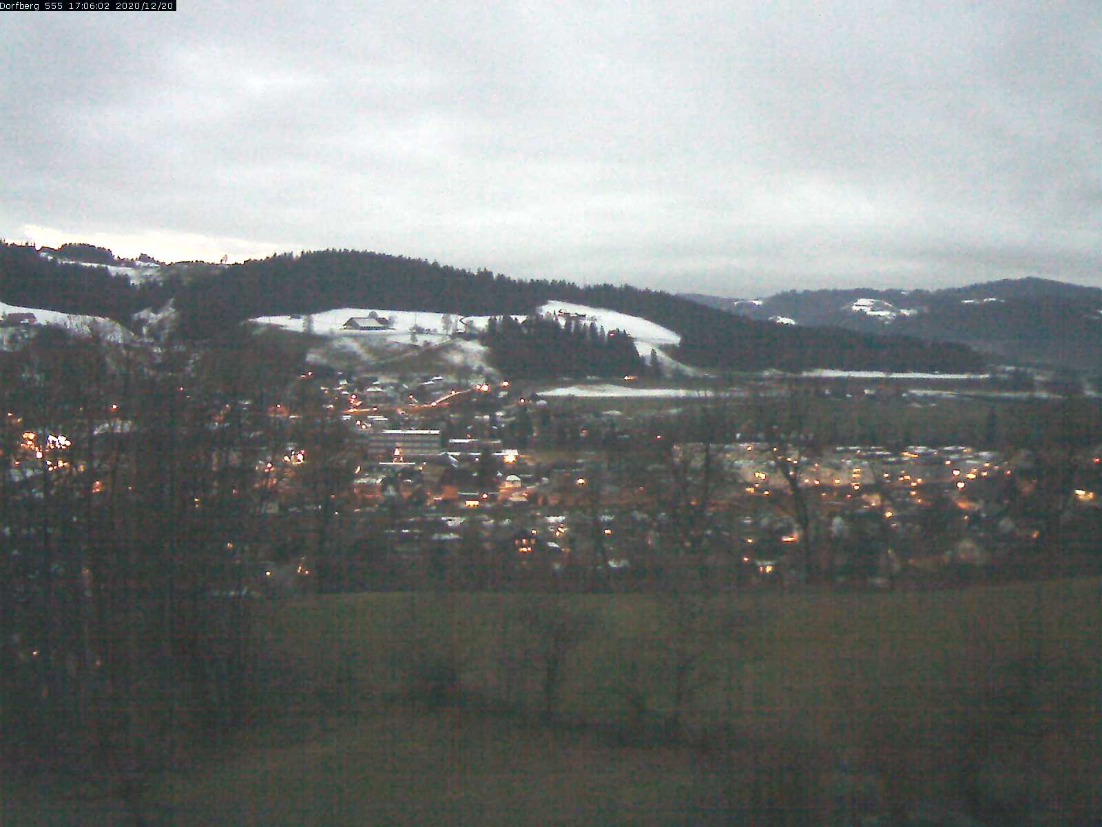 Webcam-Bild: Aussicht vom Dorfberg in Langnau 20201220-170601