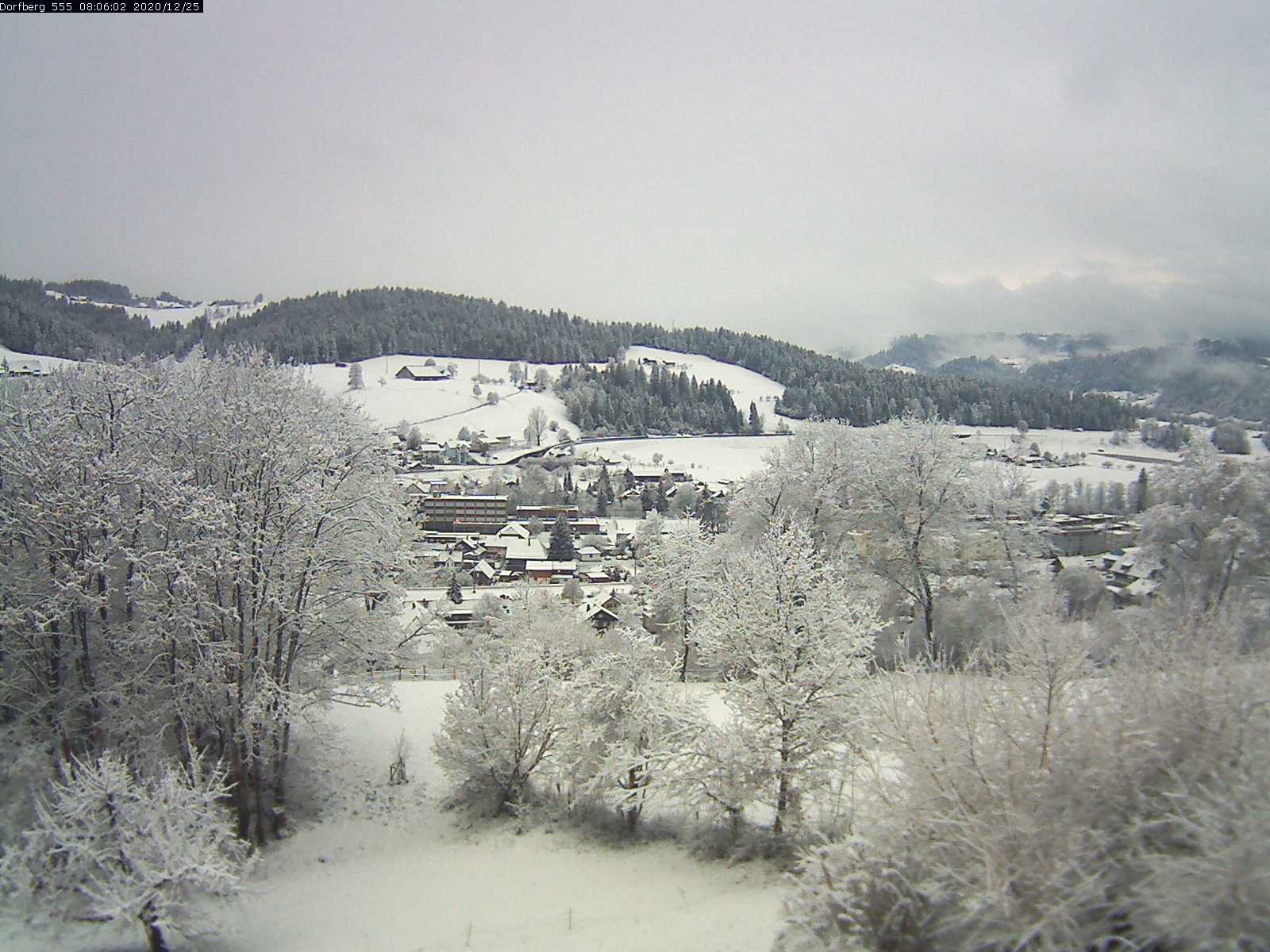 Webcam-Bild: Aussicht vom Dorfberg in Langnau 20201225-080601