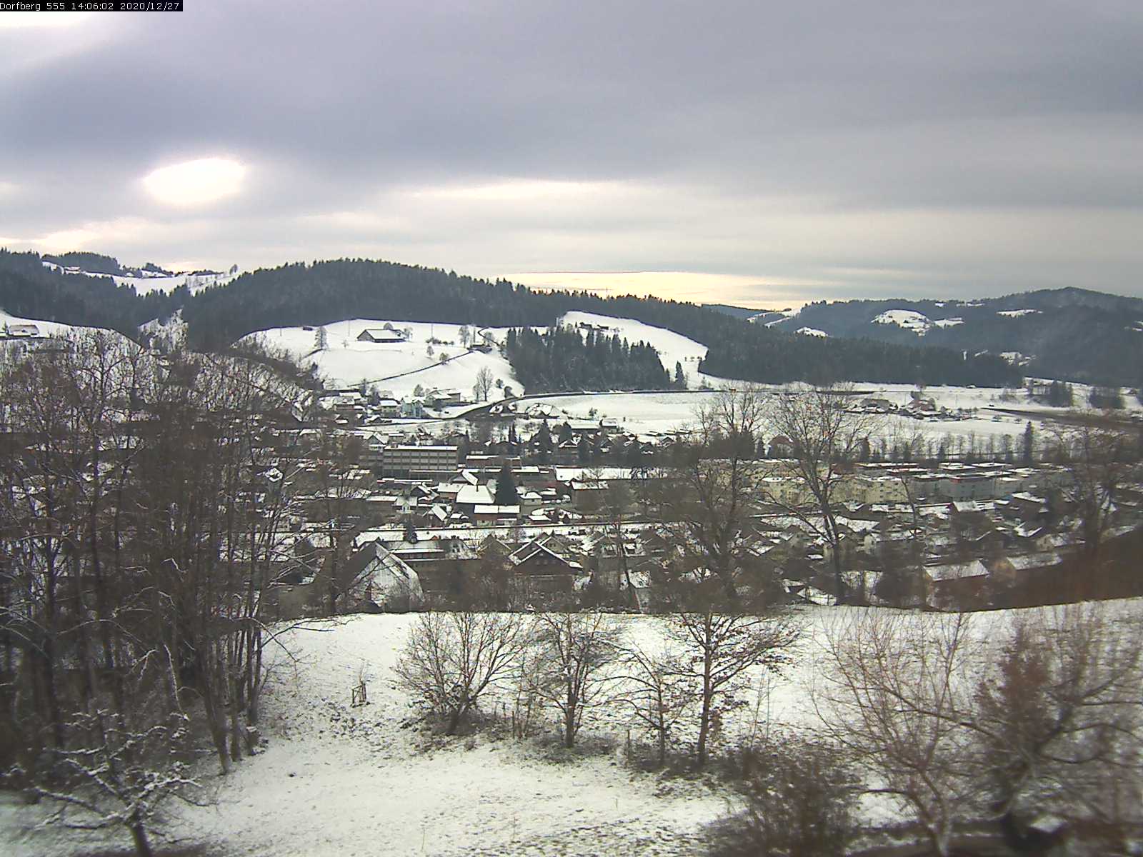 Webcam-Bild: Aussicht vom Dorfberg in Langnau 20201227-140601