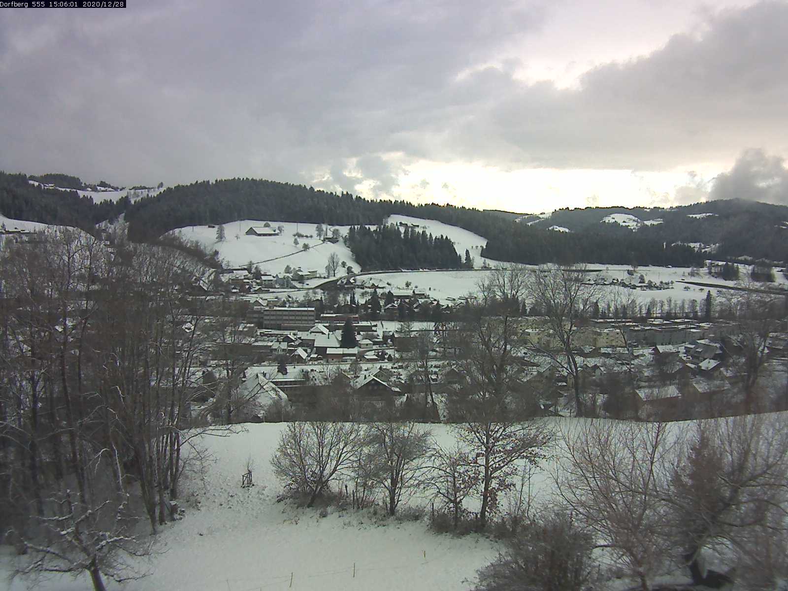 Webcam-Bild: Aussicht vom Dorfberg in Langnau 20201228-150601