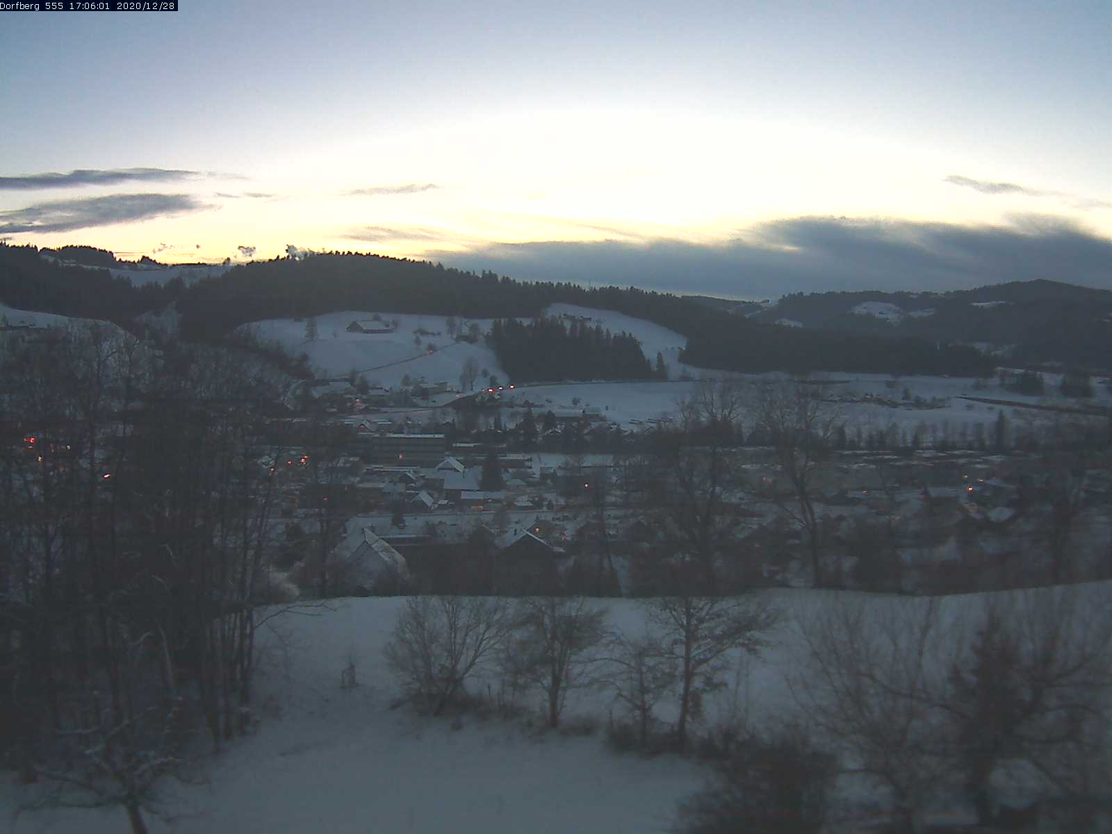 Webcam-Bild: Aussicht vom Dorfberg in Langnau 20201228-170601