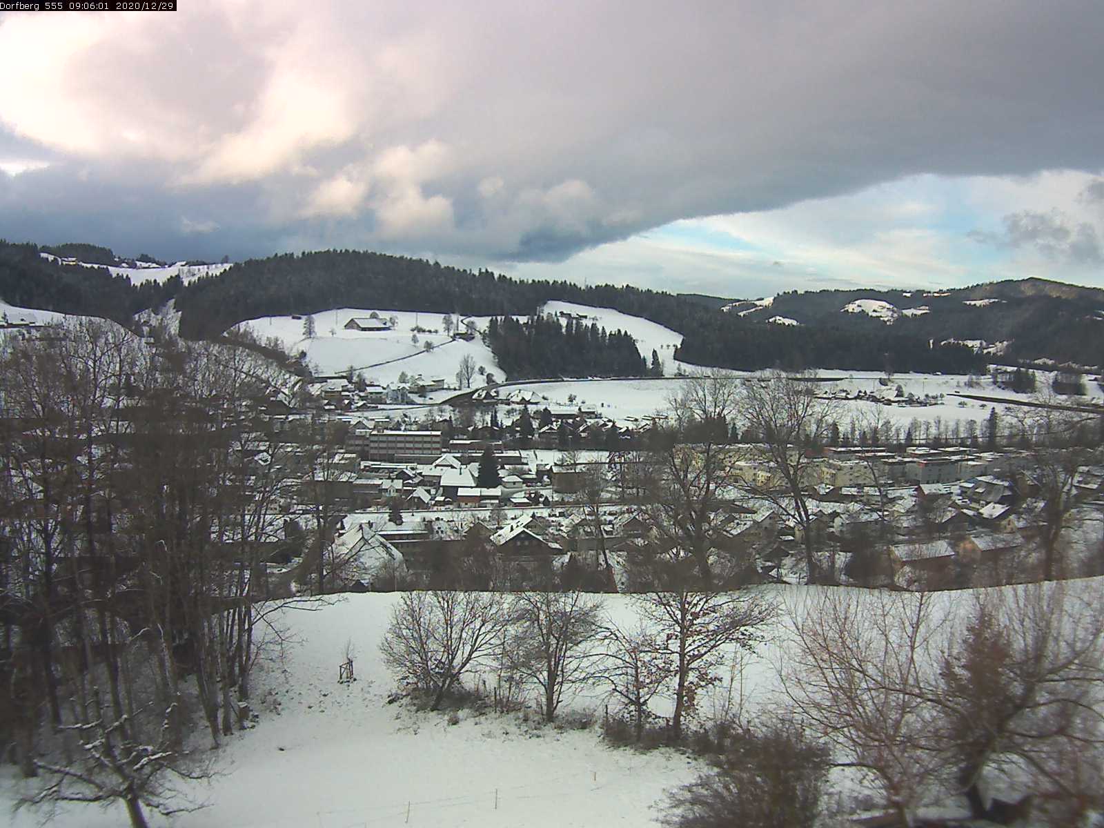 Webcam-Bild: Aussicht vom Dorfberg in Langnau 20201229-090601