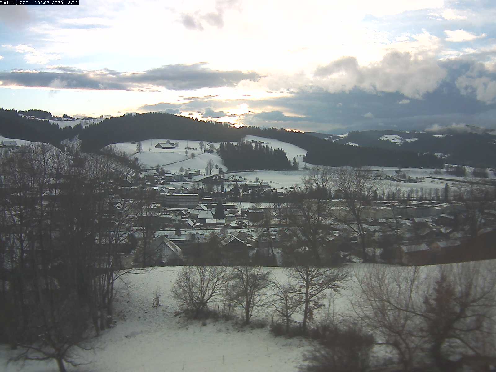 Webcam-Bild: Aussicht vom Dorfberg in Langnau 20201229-160601