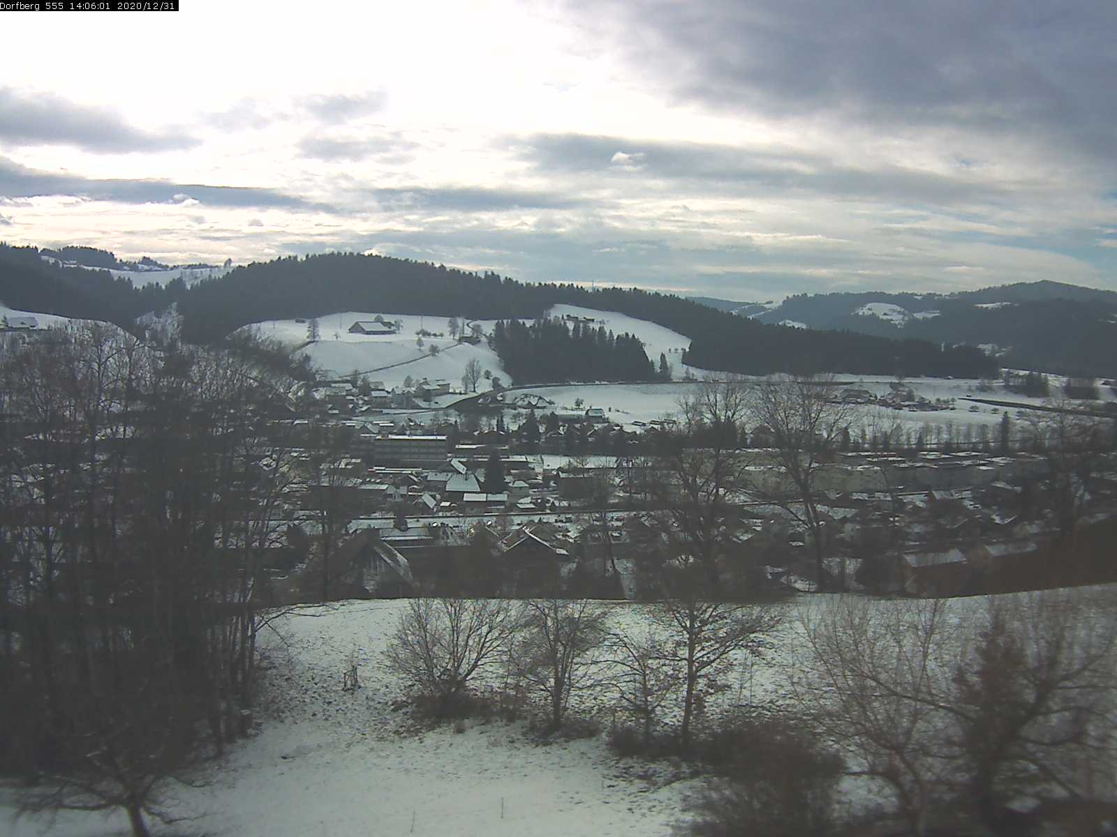 Webcam-Bild: Aussicht vom Dorfberg in Langnau 20201231-140601