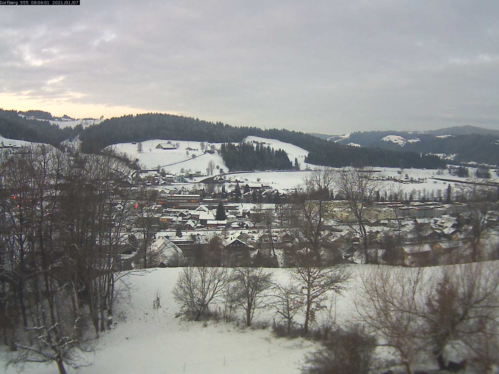 Webcam-Bild: Aussicht vom Dorfberg in Langnau 20210107-080601