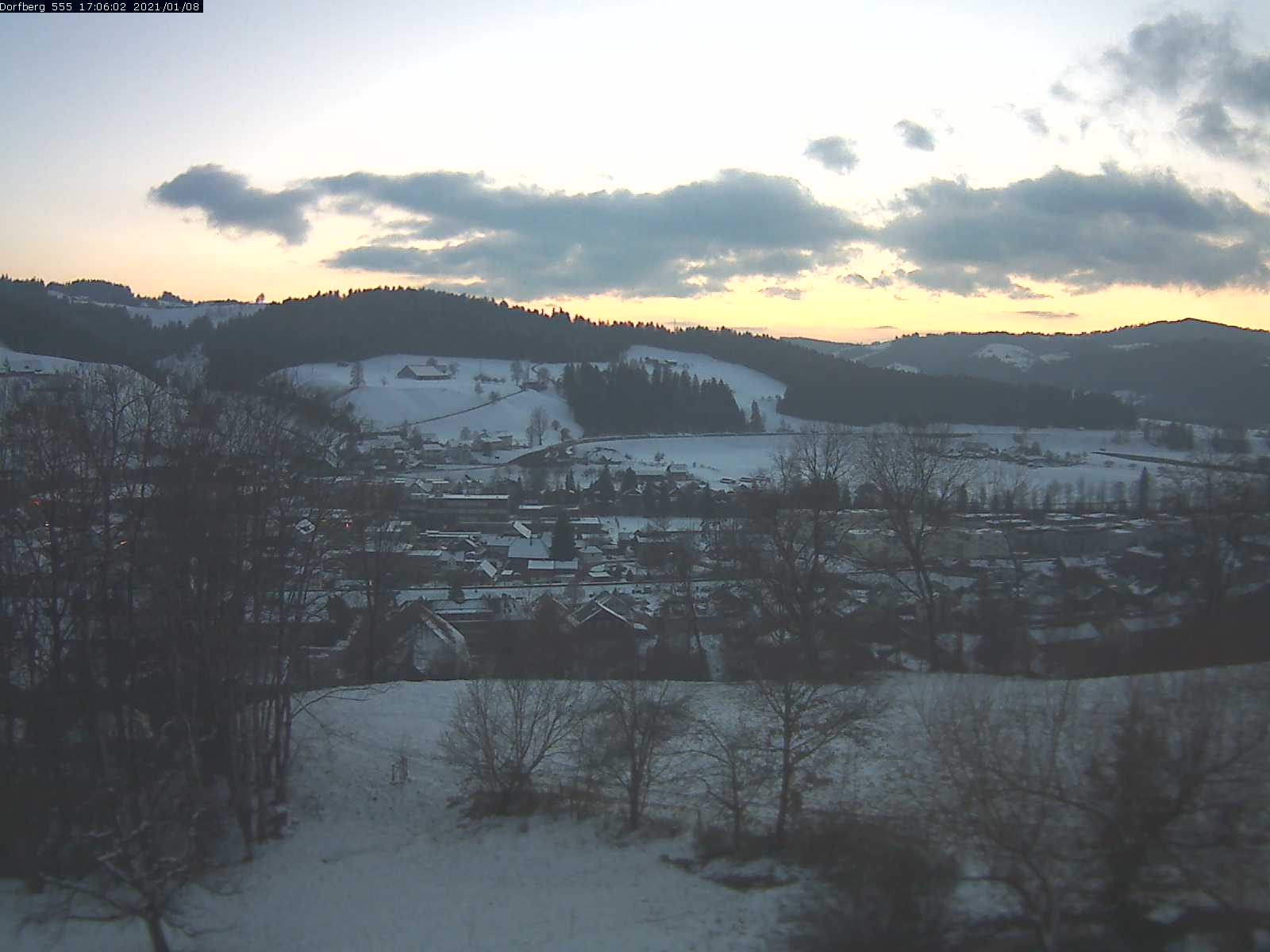 Webcam-Bild: Aussicht vom Dorfberg in Langnau 20210108-170601
