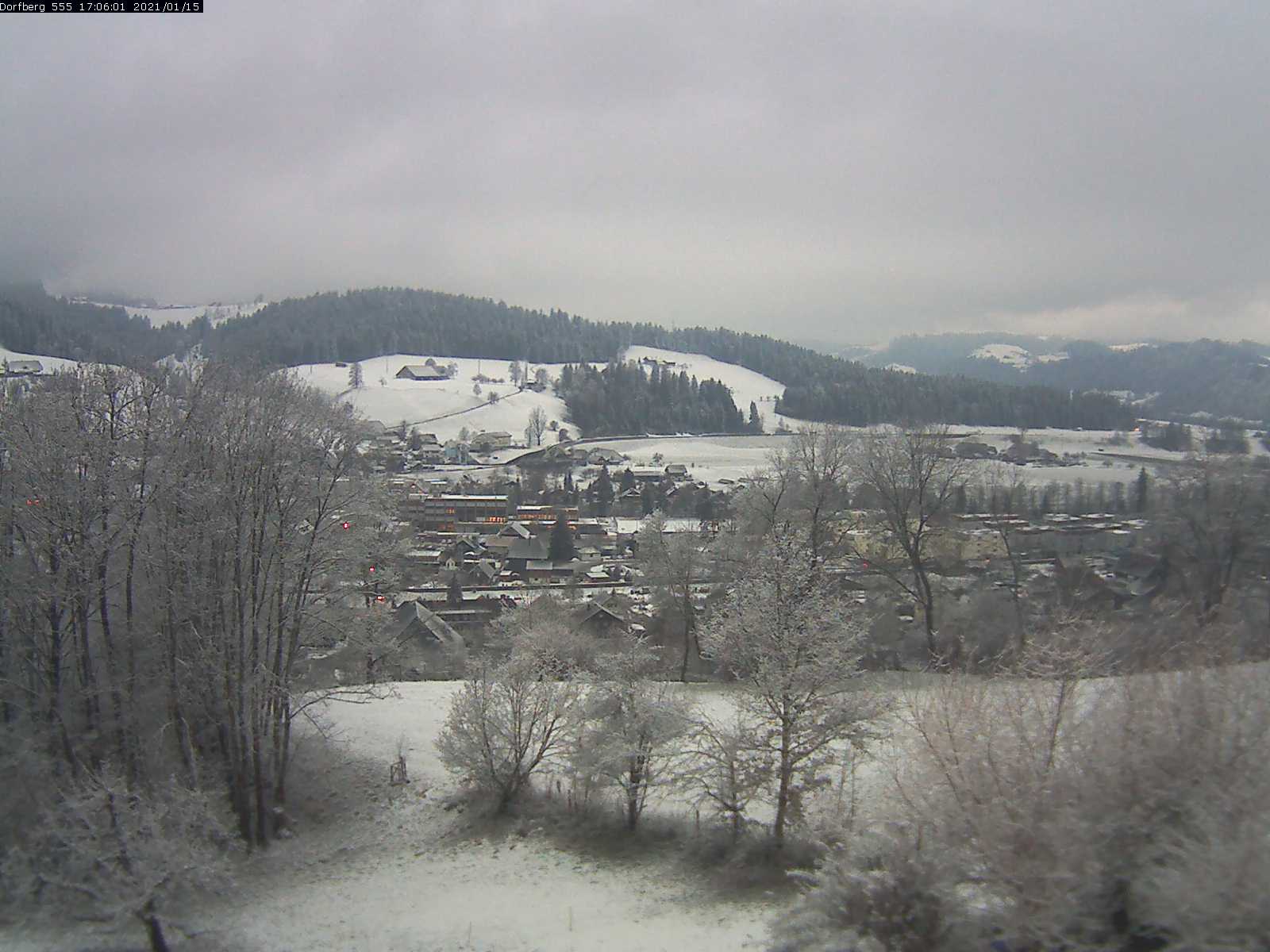 Webcam-Bild: Aussicht vom Dorfberg in Langnau 20210115-170601