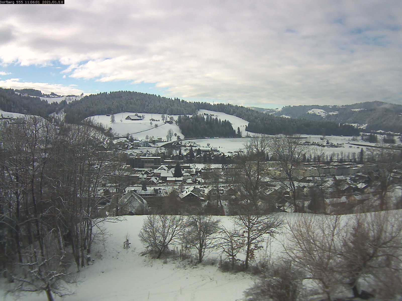 Webcam-Bild: Aussicht vom Dorfberg in Langnau 20210118-110601