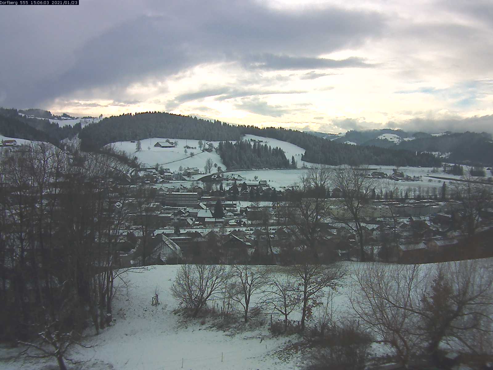 Webcam-Bild: Aussicht vom Dorfberg in Langnau 20210123-150601